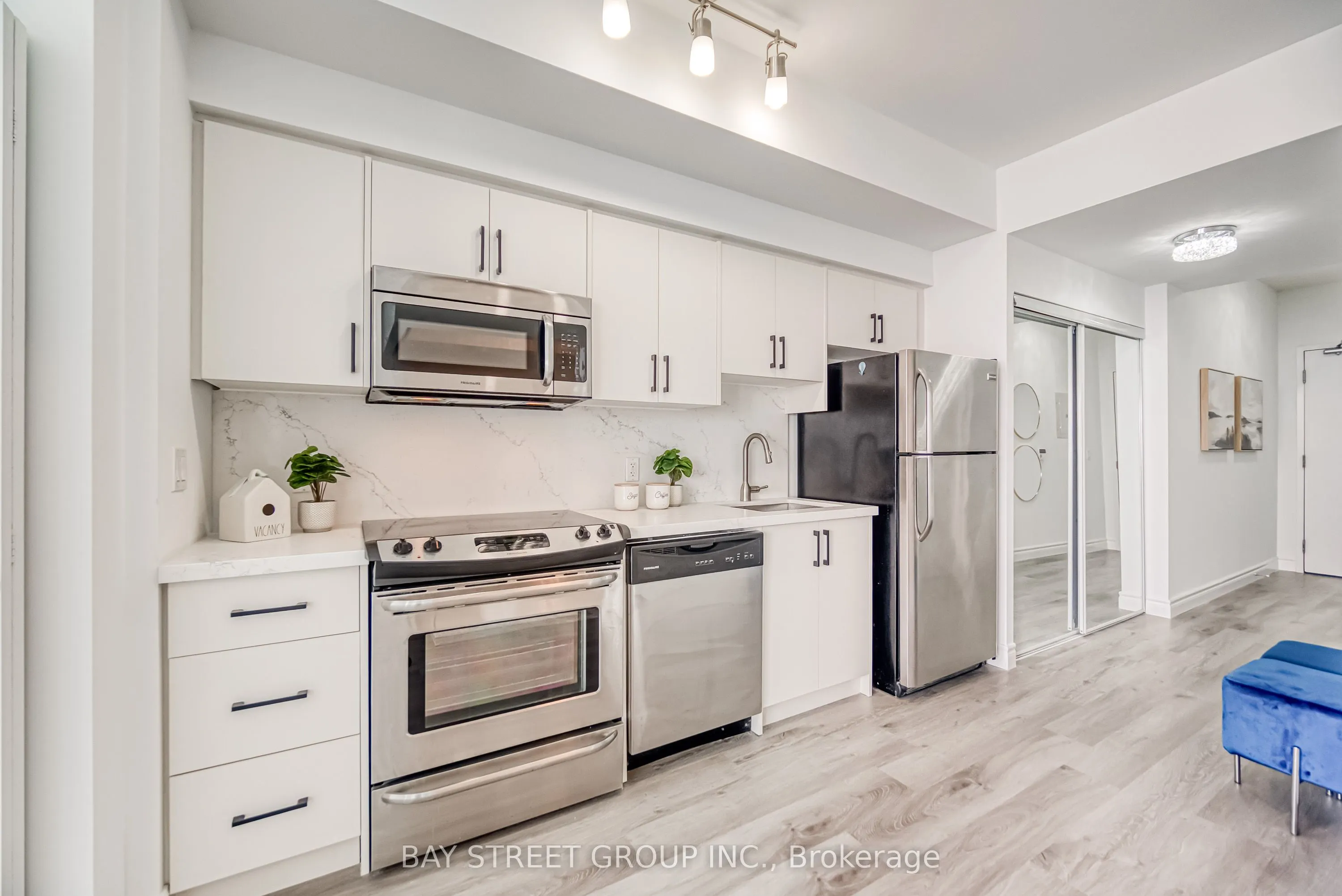 832 Bay Street, #4801