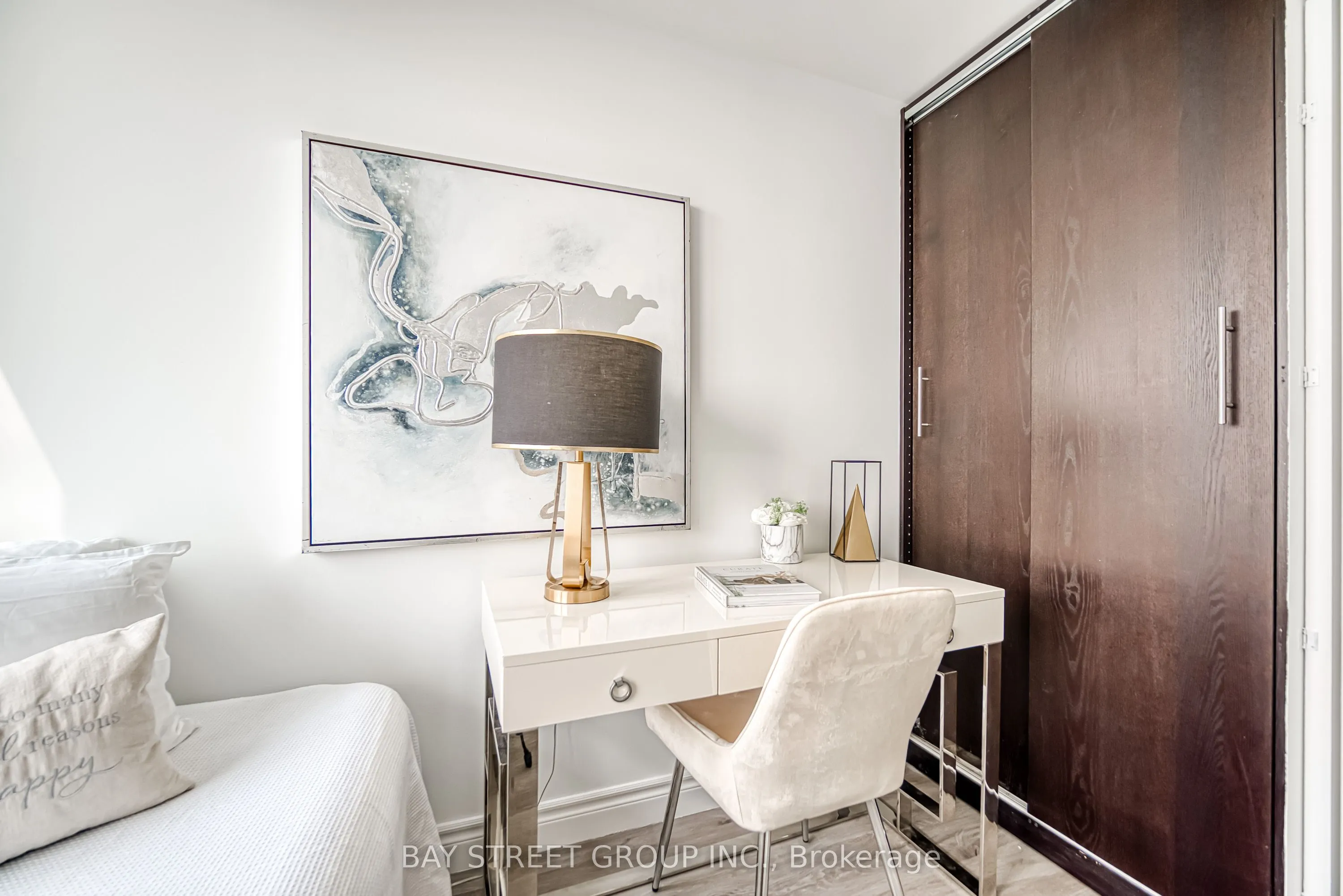 832 Bay Street, #4801