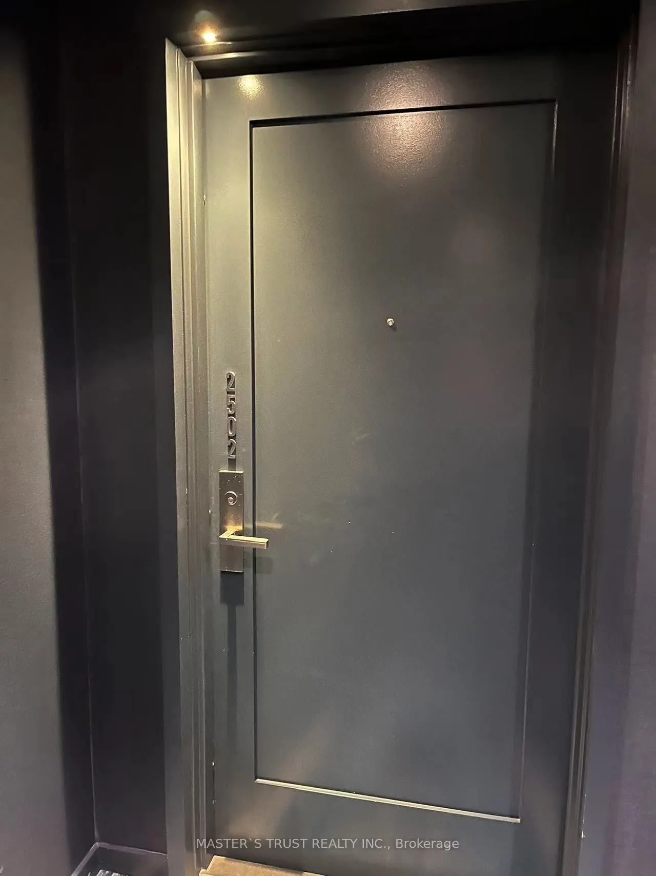 28 Wellesley Street E, #2502