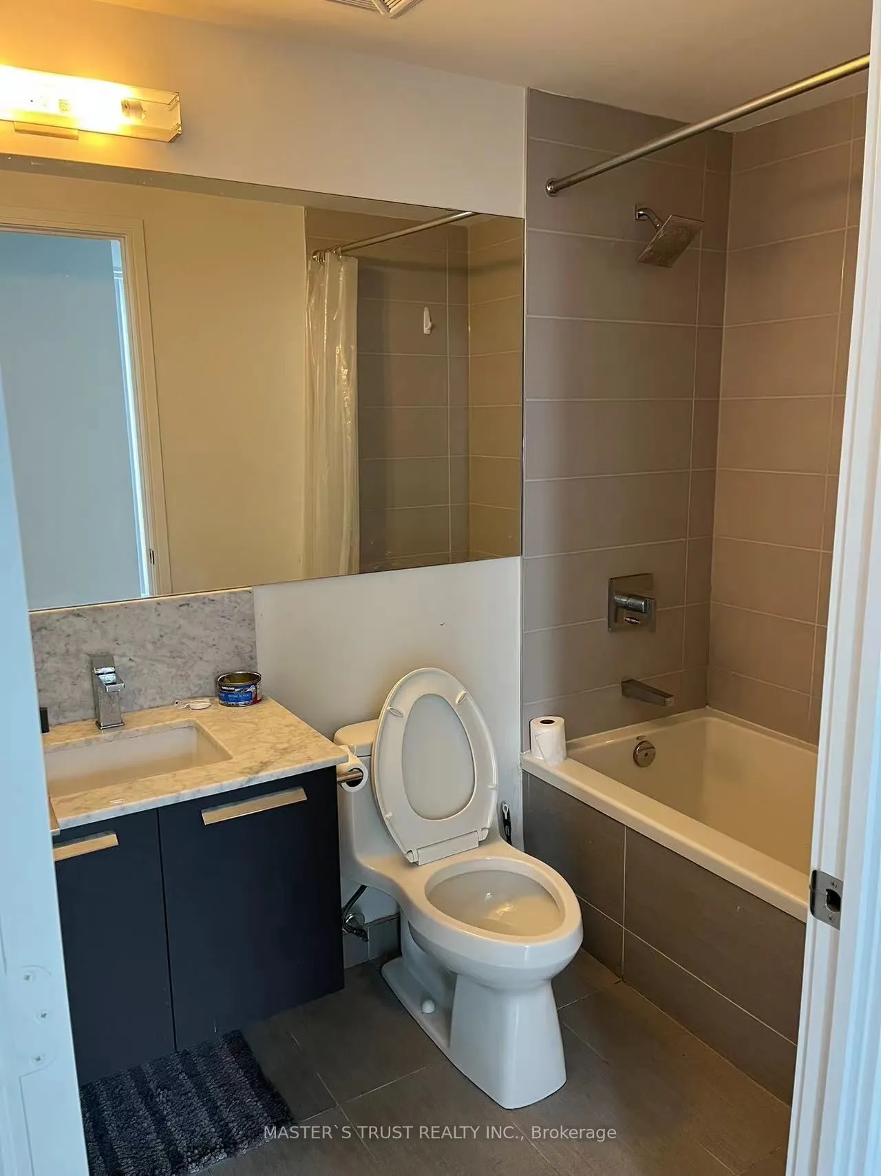28 Wellesley Street E, #2502