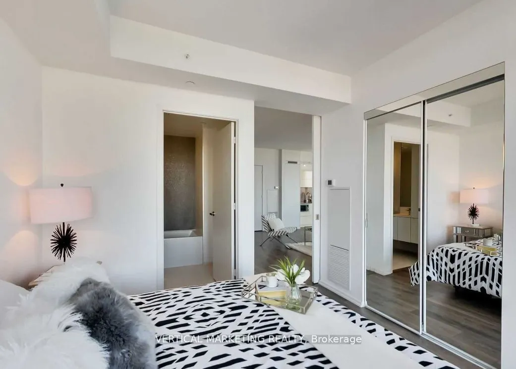 125 Peter Street, #3302