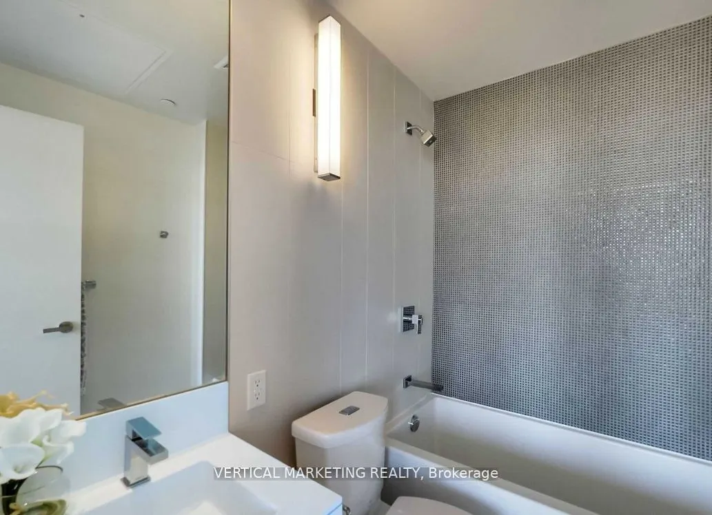 125 Peter Street, #3302