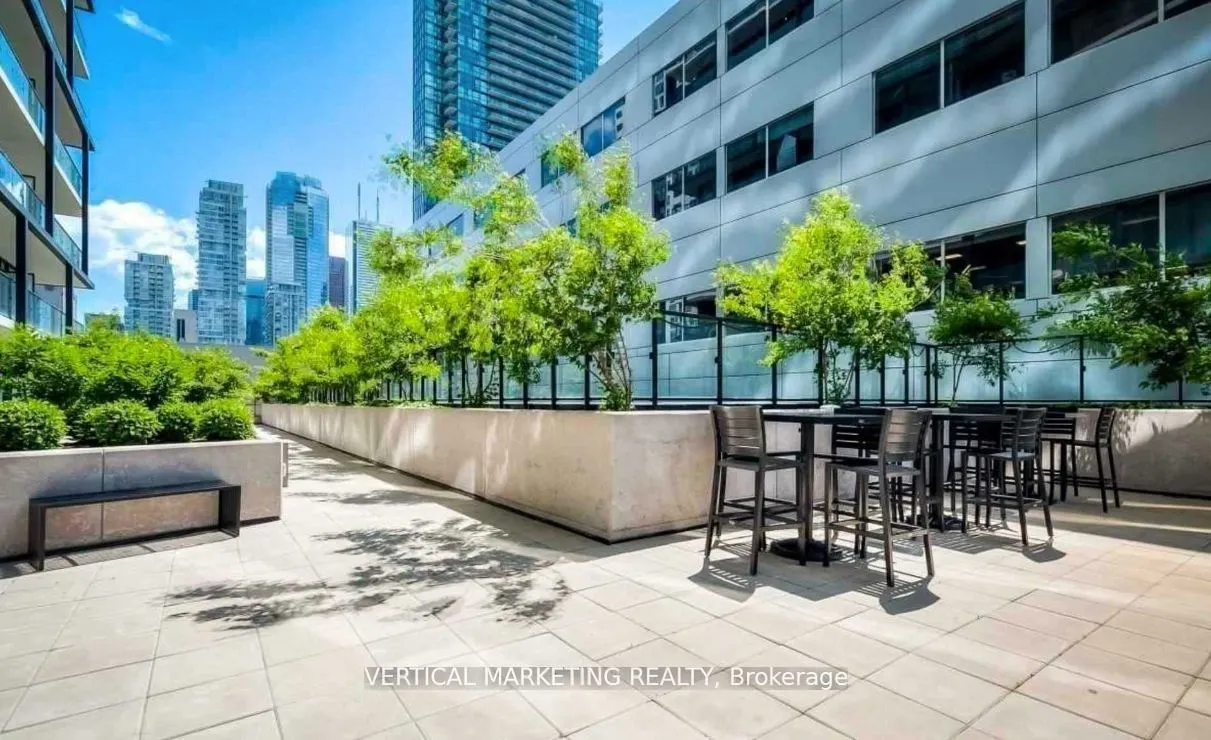 125 Peter Street, #3302