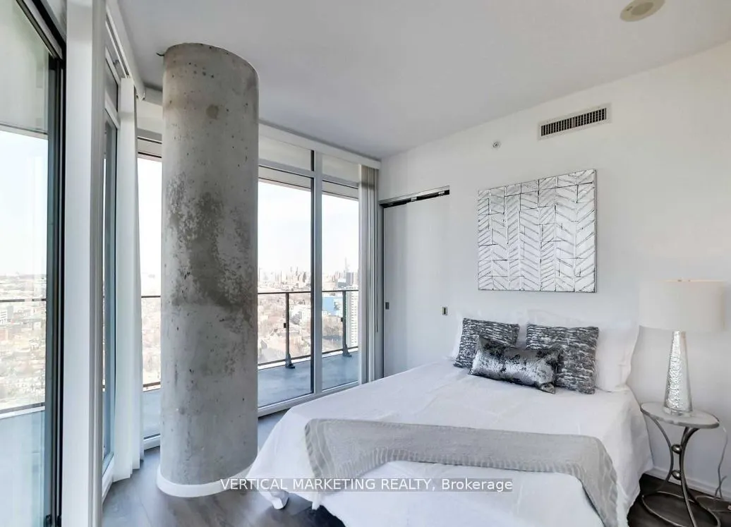 125 Peter Street, #3302