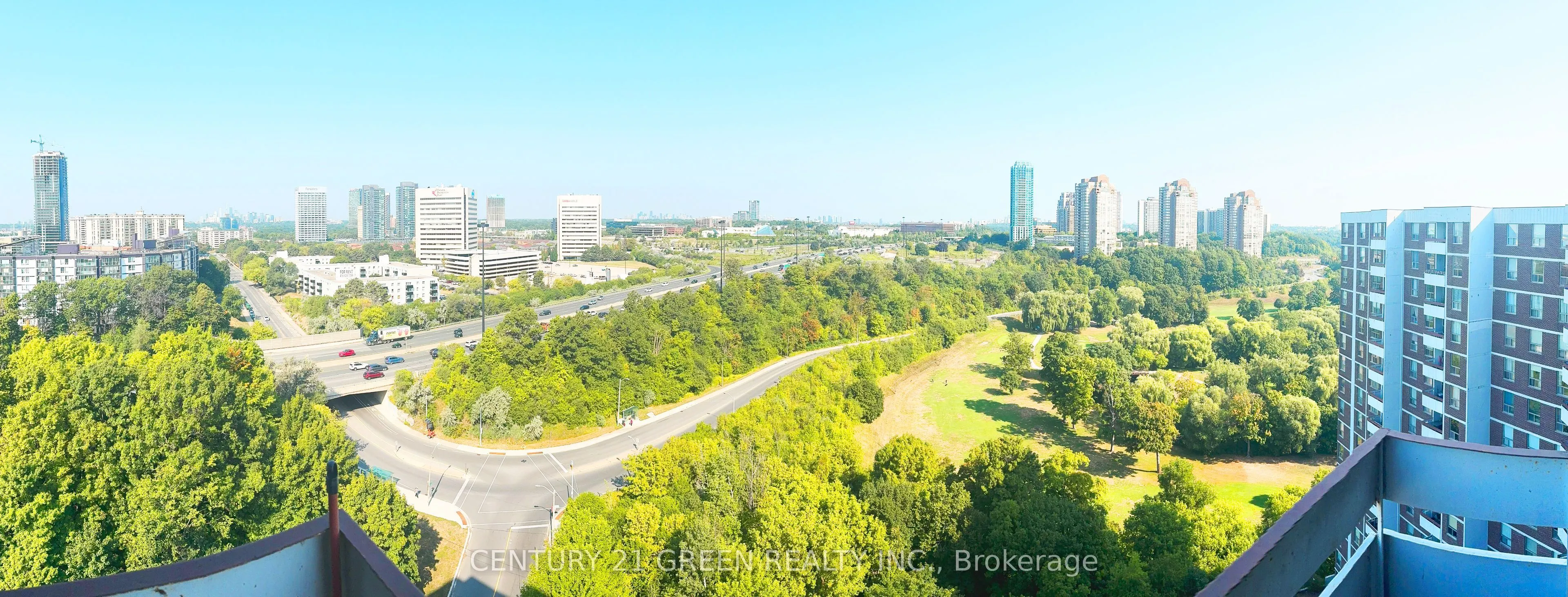 10 Edgecliff Golfway, #PH 3