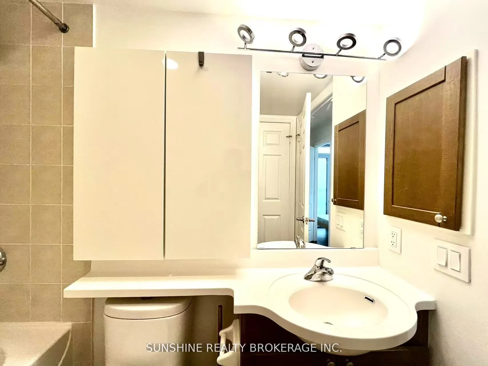 763 Bay Street, #3112