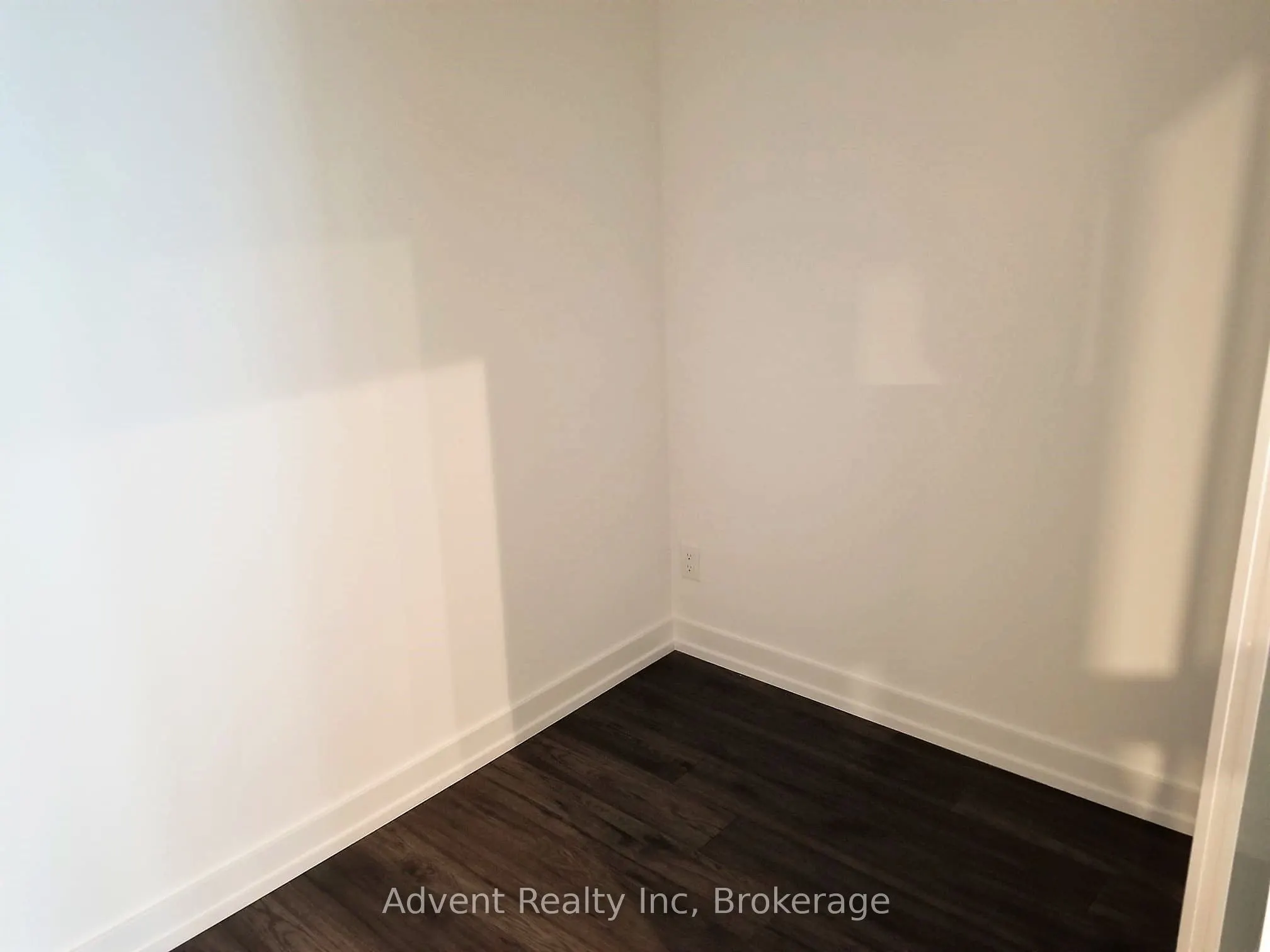 33 Helendale Avenue, #1002