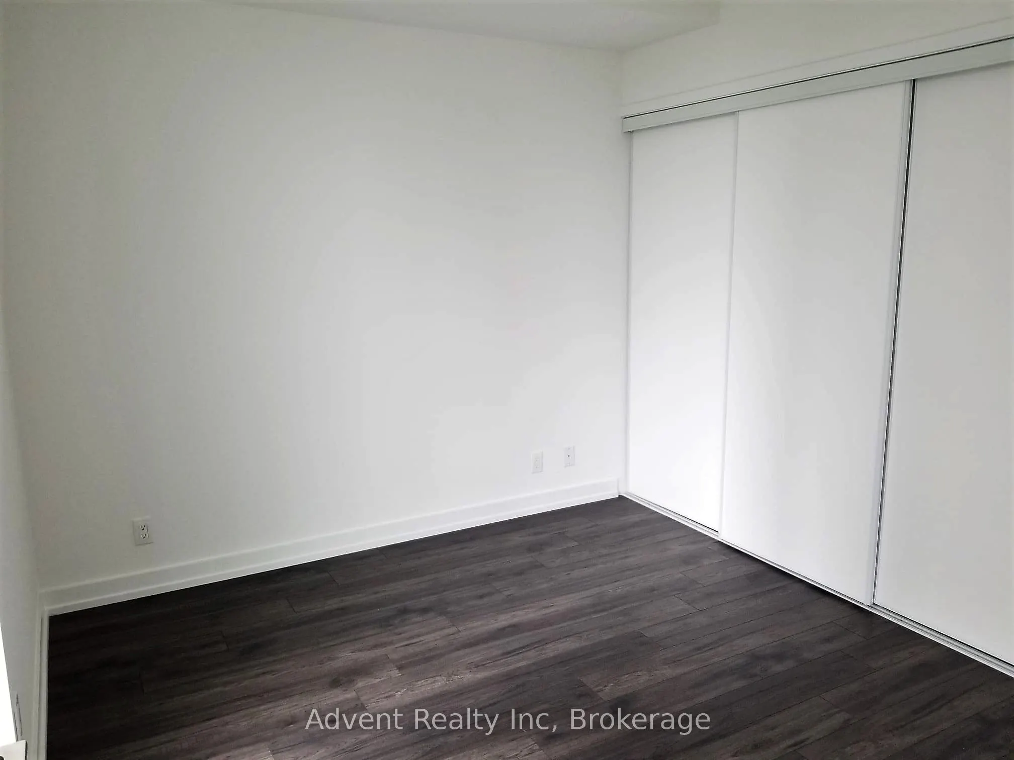 33 Helendale Avenue, #1002