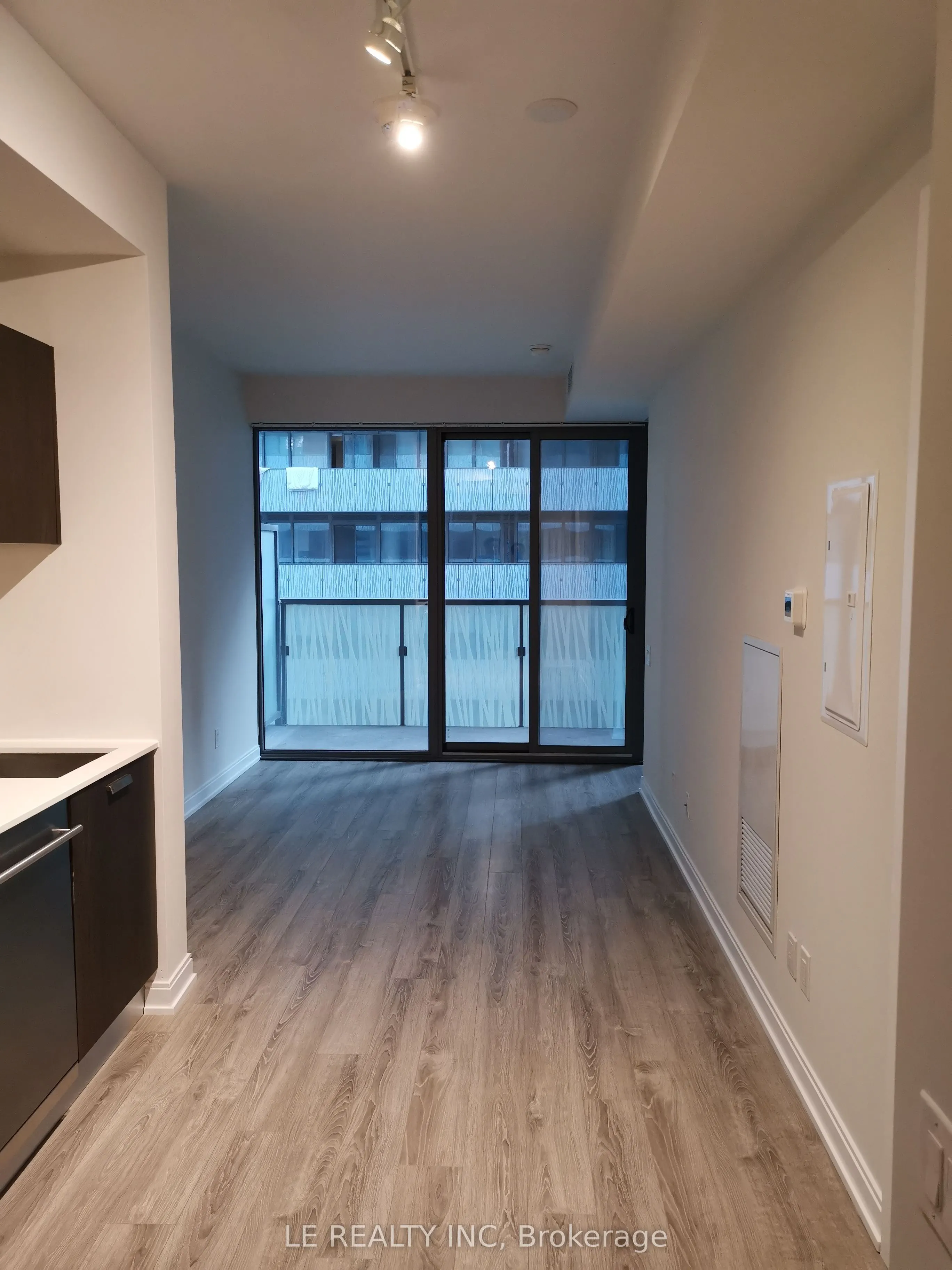 50 Charles Street E, #707