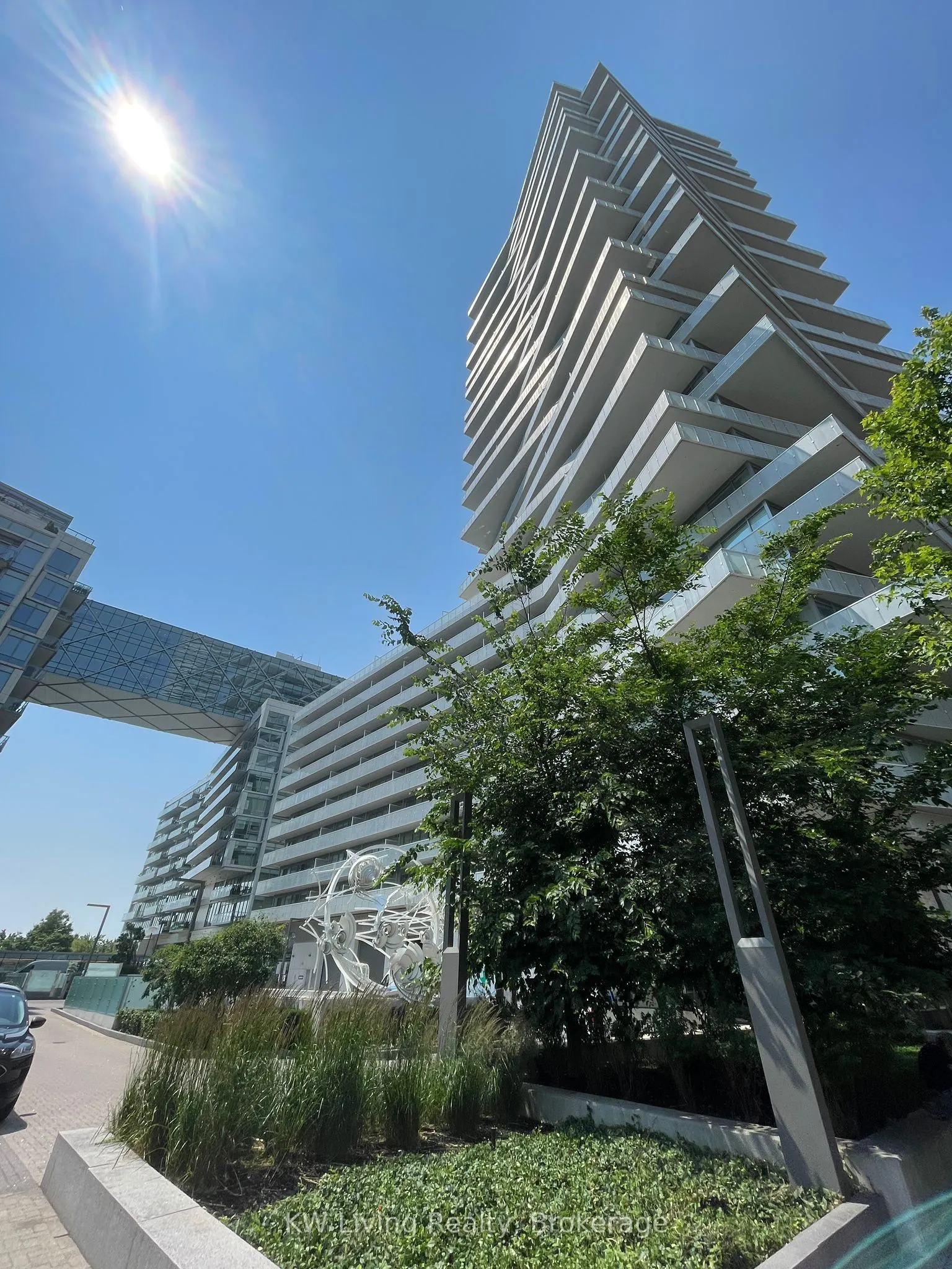15 Queens Quay E, #1609