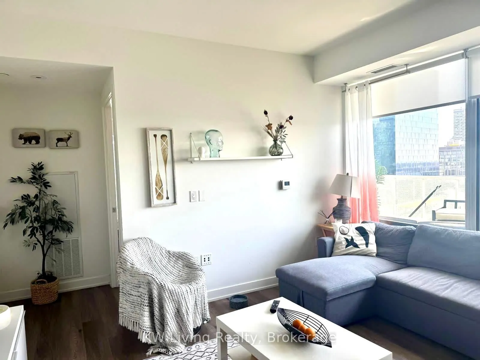 15 Queens Quay E, #1609