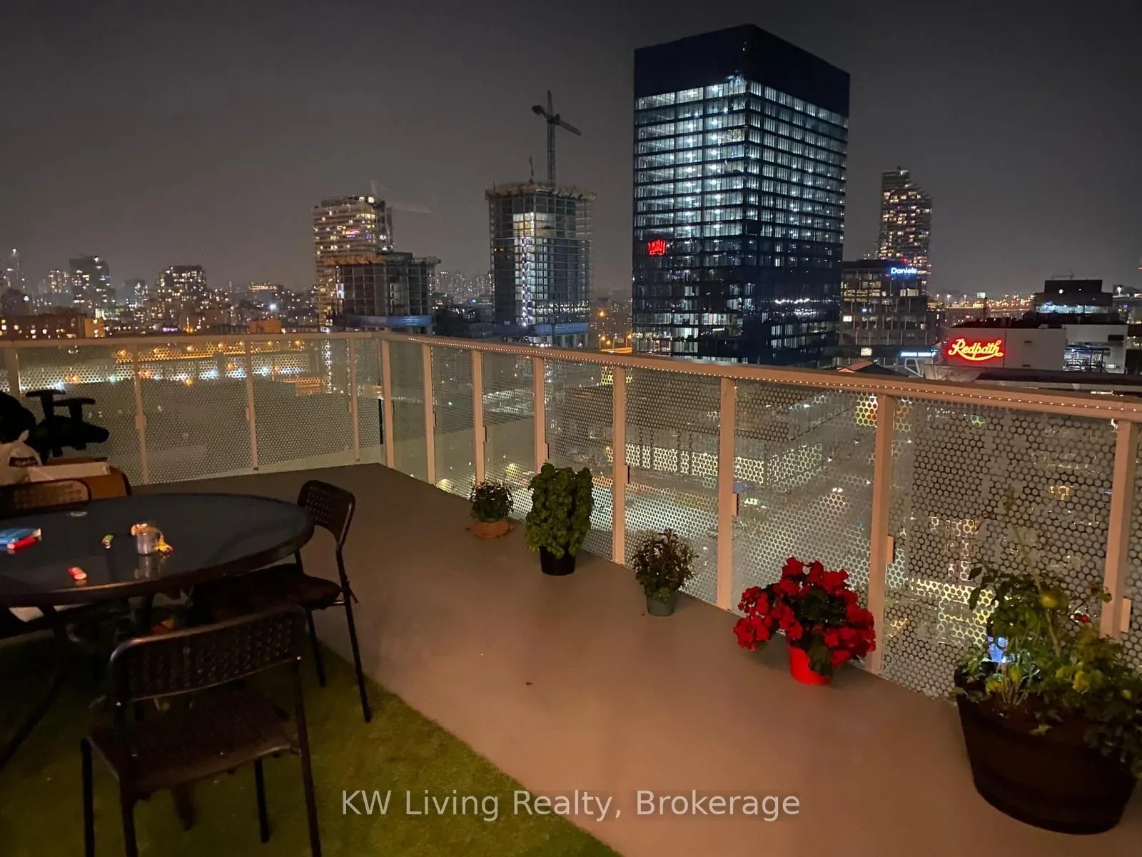 15 Queens Quay E, #1609
