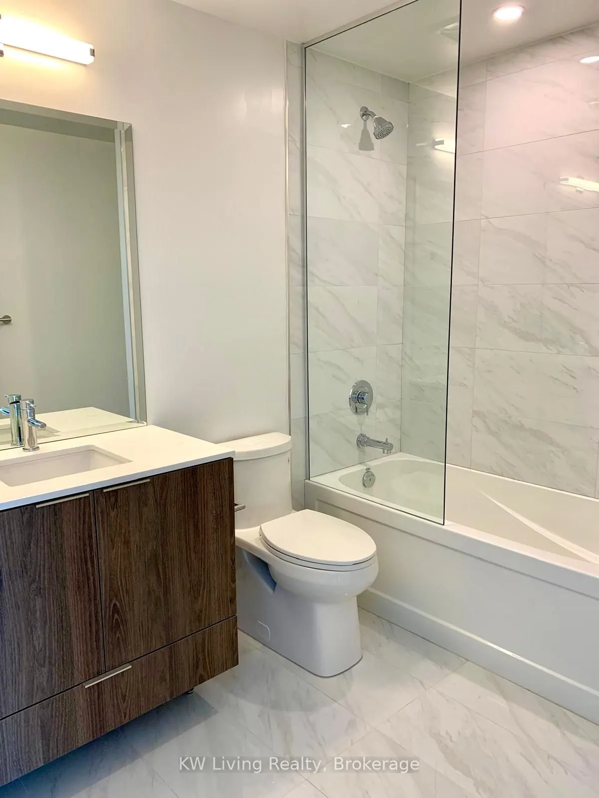 15 Queens Quay E, #1609