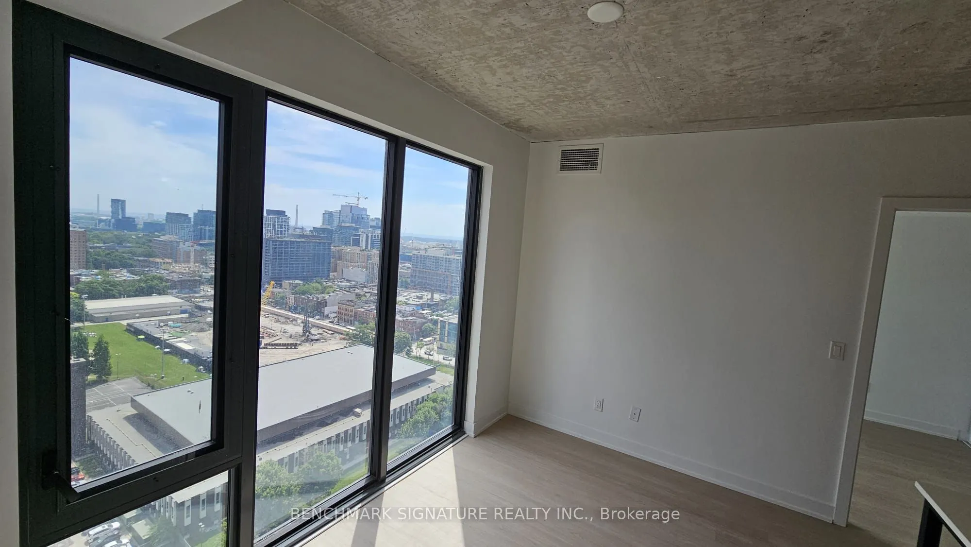 47 Mutual Street, #2106
