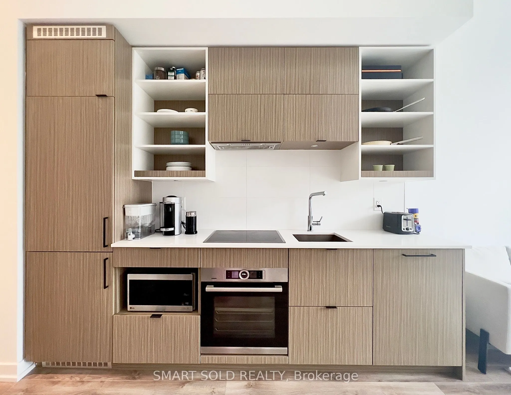 20 Edward Street, #411