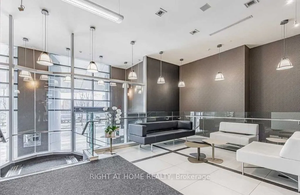 380 macpherson Avenue E, #210