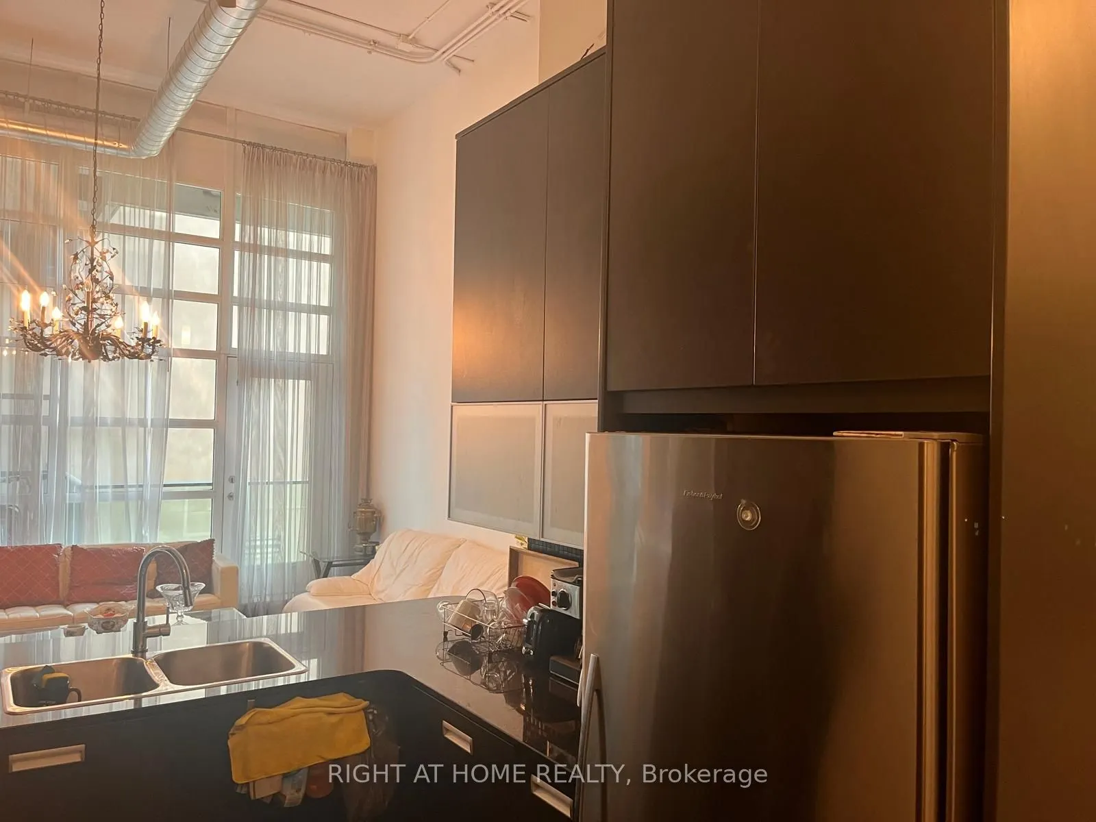 380 macpherson Avenue E, #210