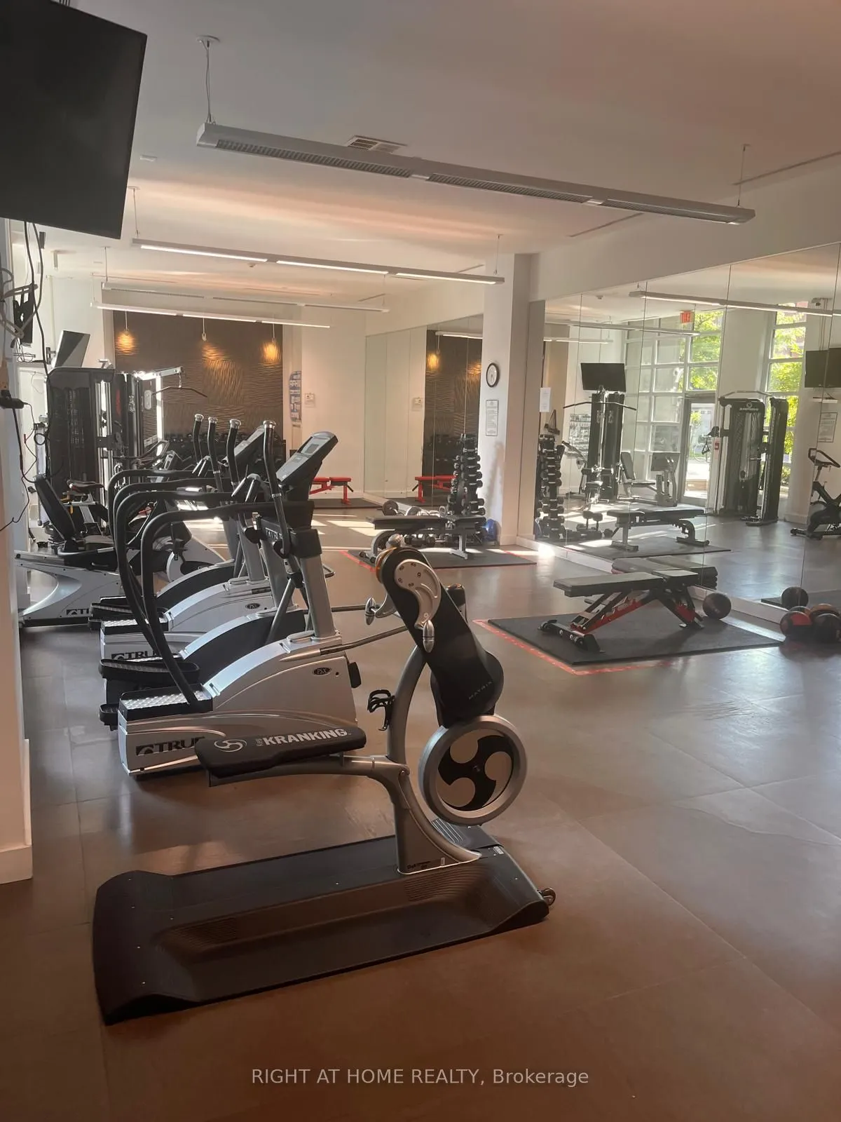 380 macpherson Avenue E, #210