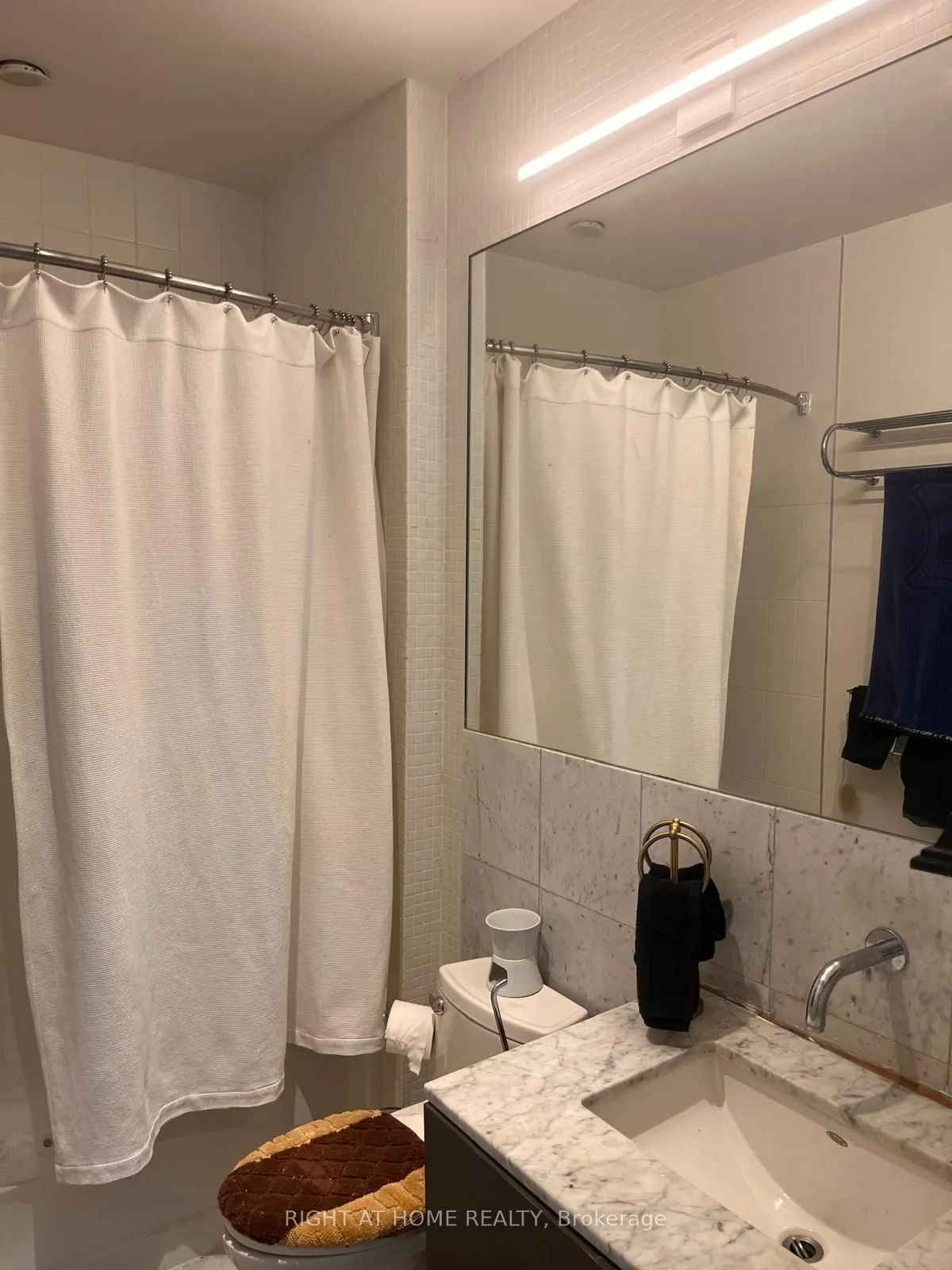 380 macpherson Avenue E, #210