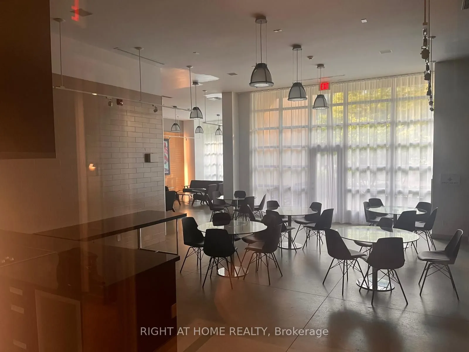 380 macpherson Avenue E, #210