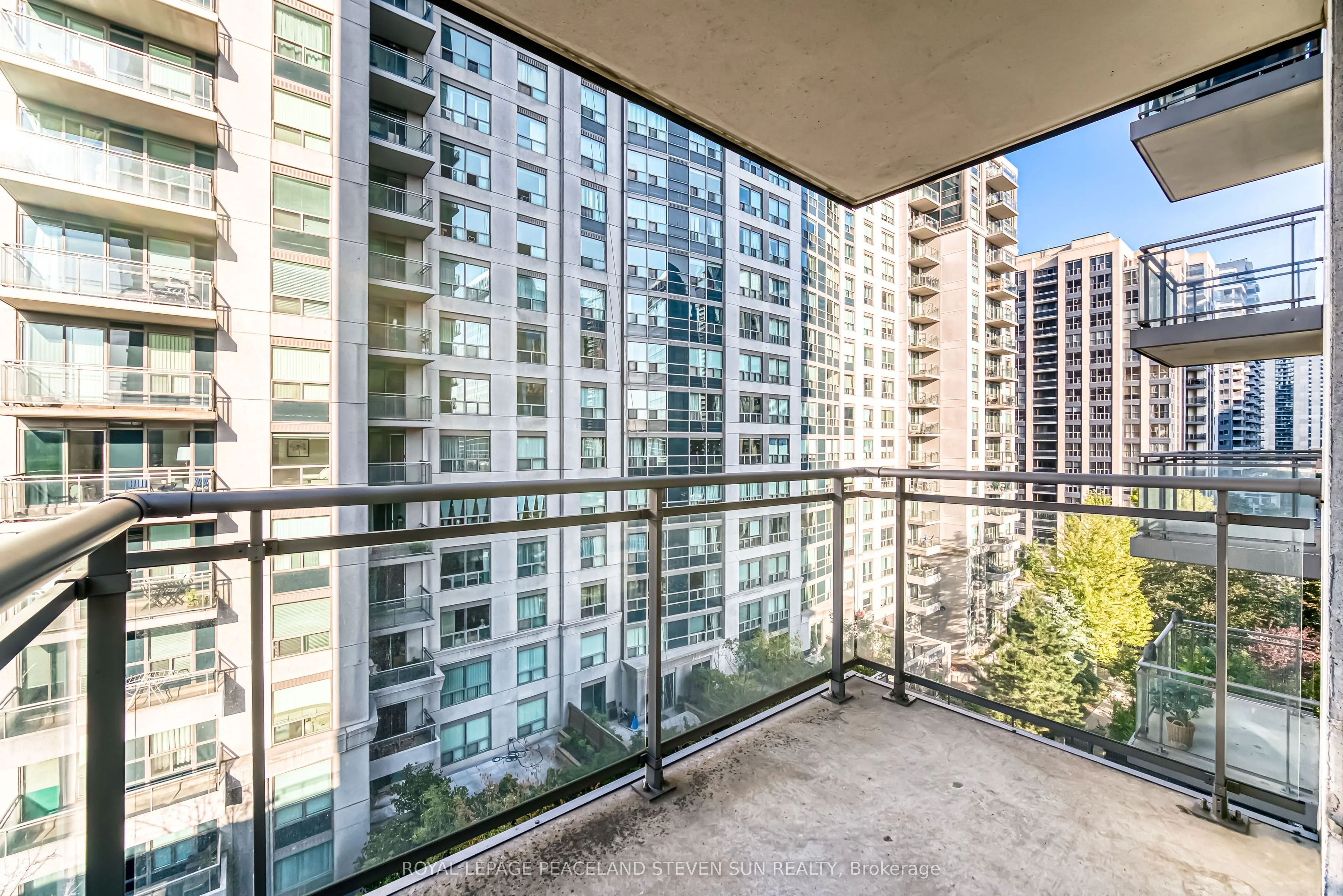 21 Hillcrest Avenue, #702