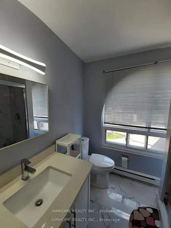 26 Courville Coachway, #Room4