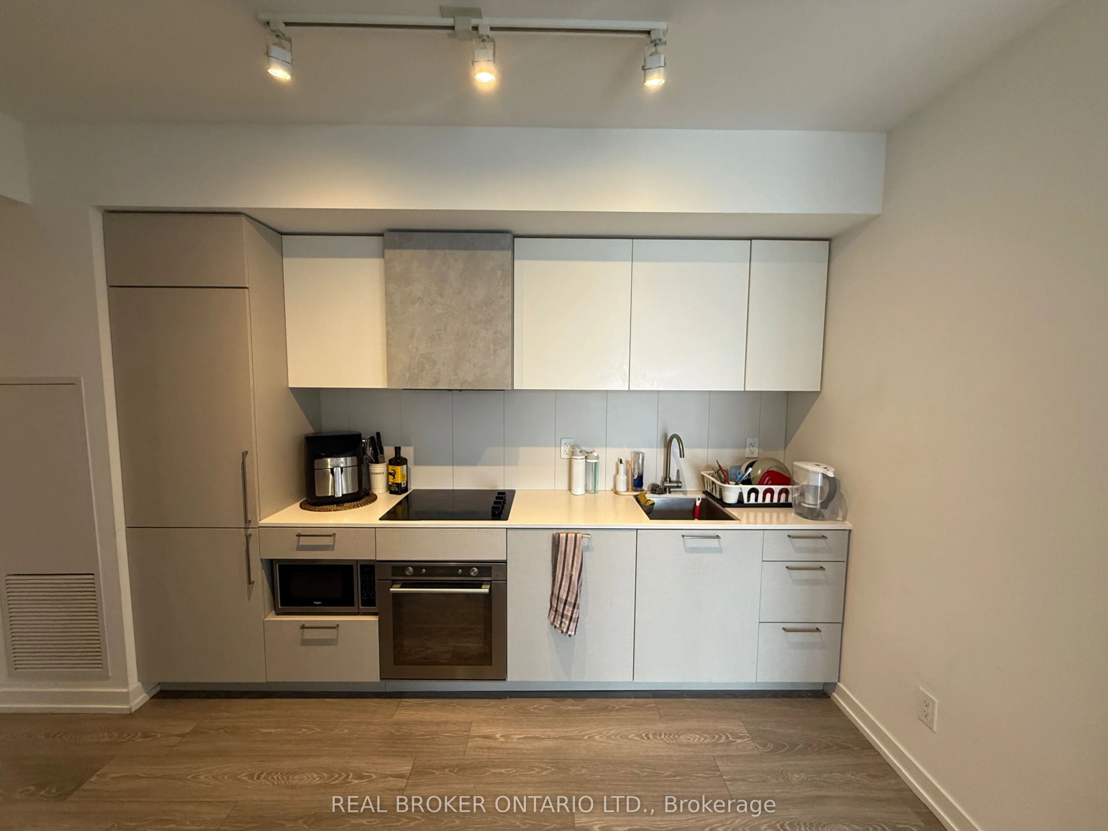 19 Western Battery Road, #306