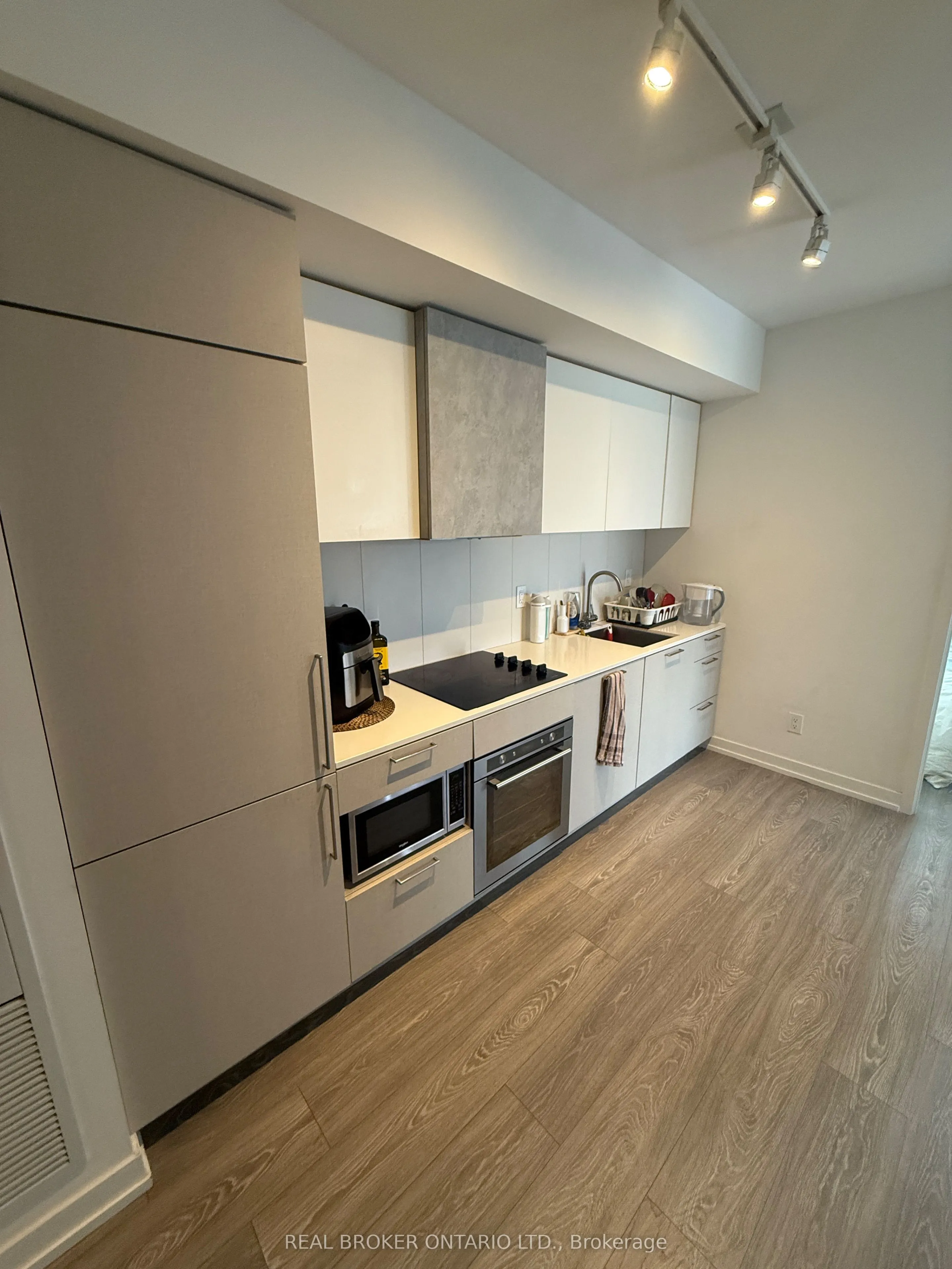 19 Western Battery Road, #306