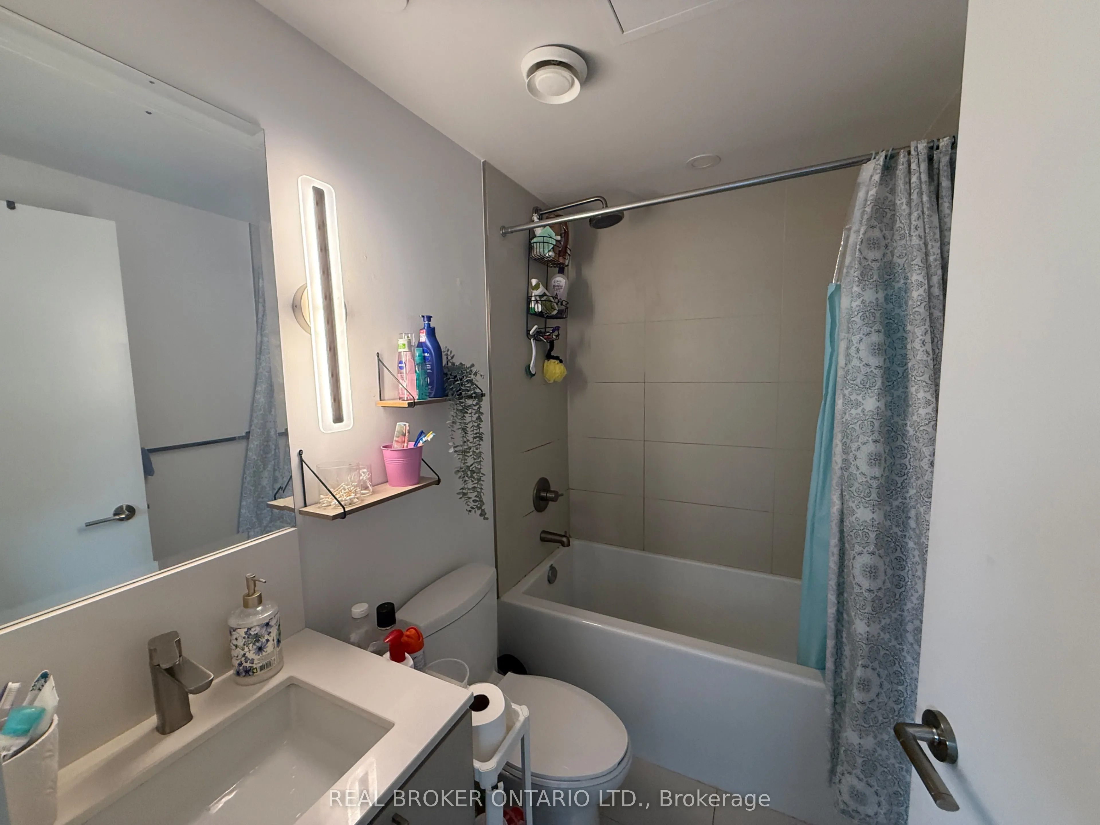 19 Western Battery Road, #306