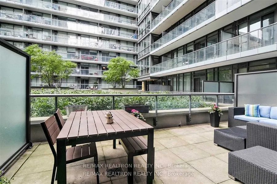 8 Charlotte Street, #214