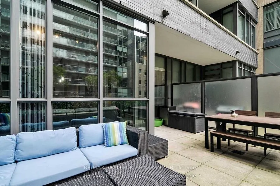 8 Charlotte Street, #214