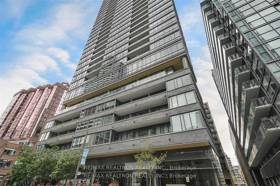 8 Charlotte Street, #214
