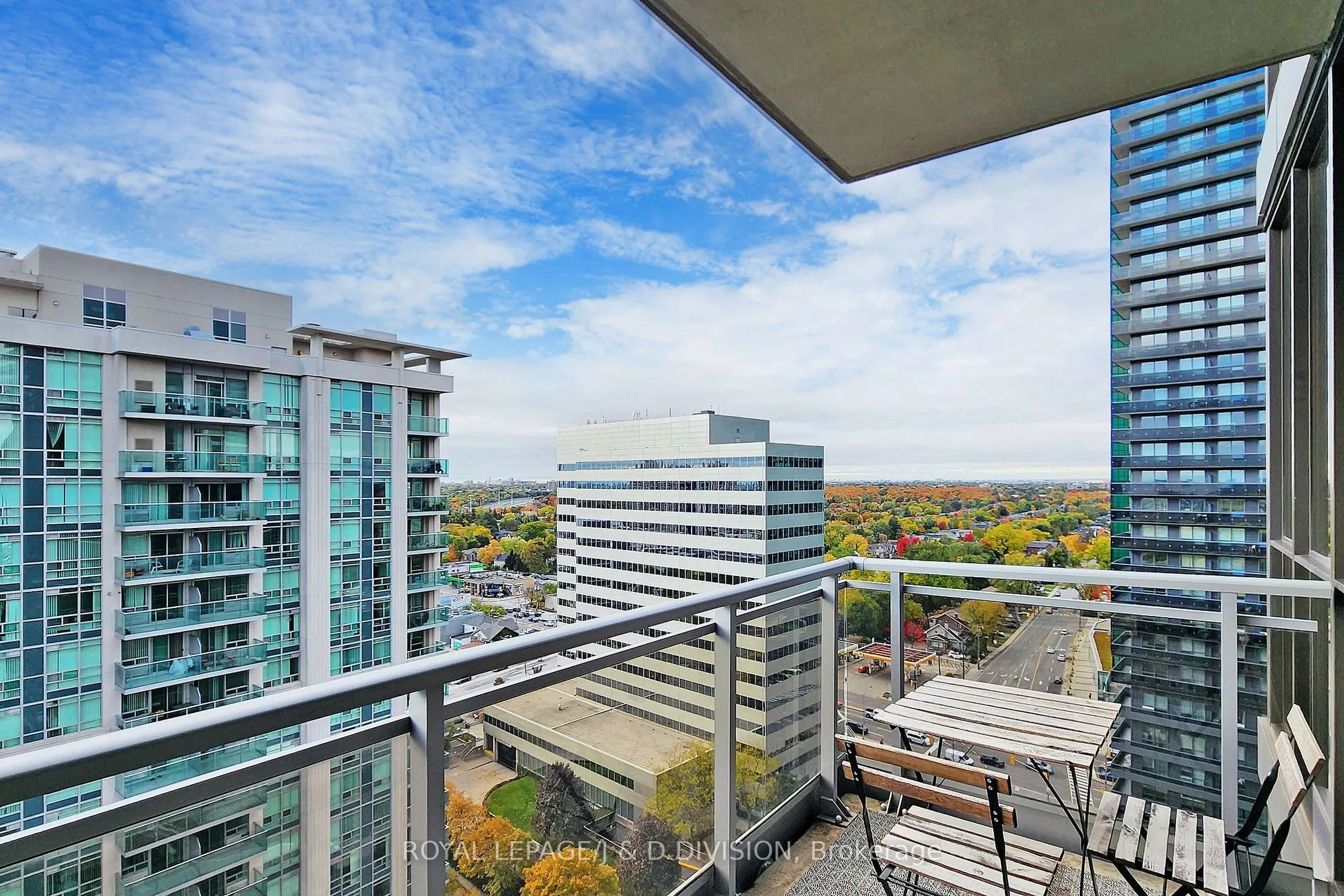 23 Sheppard Avenue E, #2210