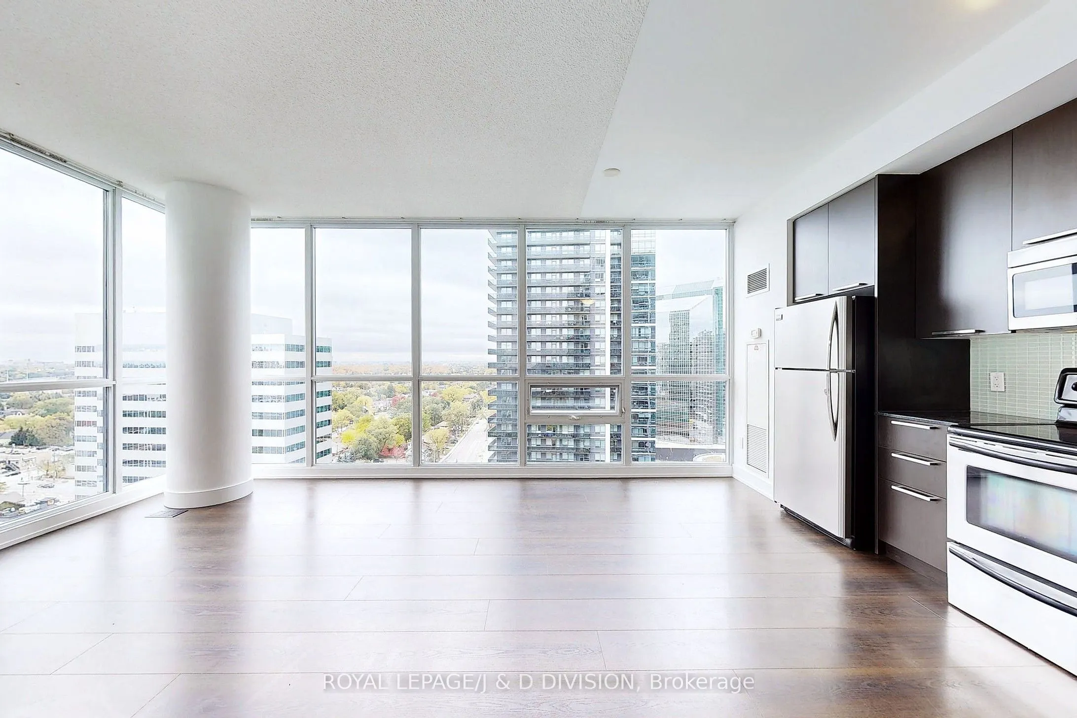23 Sheppard Avenue E, #2210