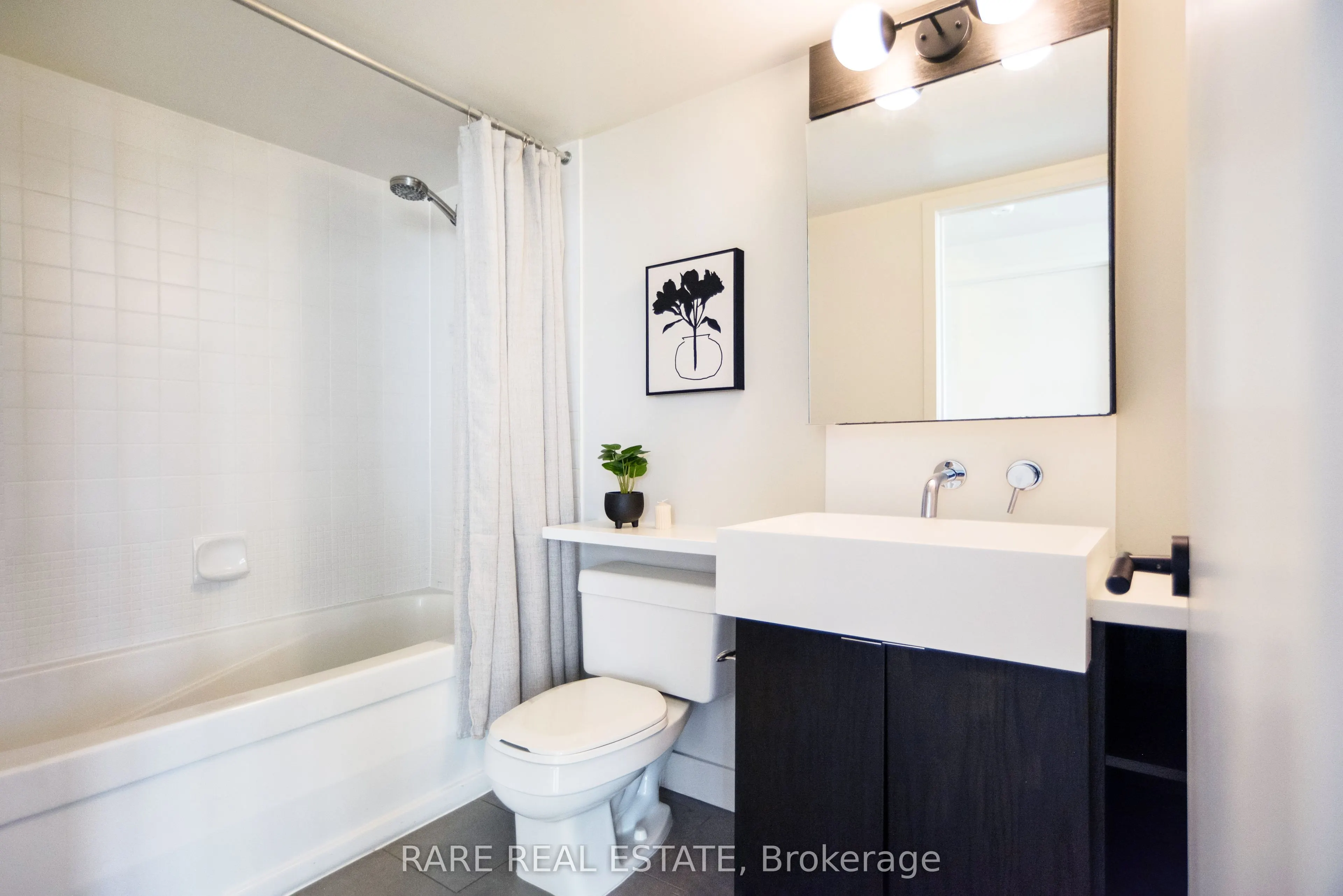 15 Brunel Court, #915