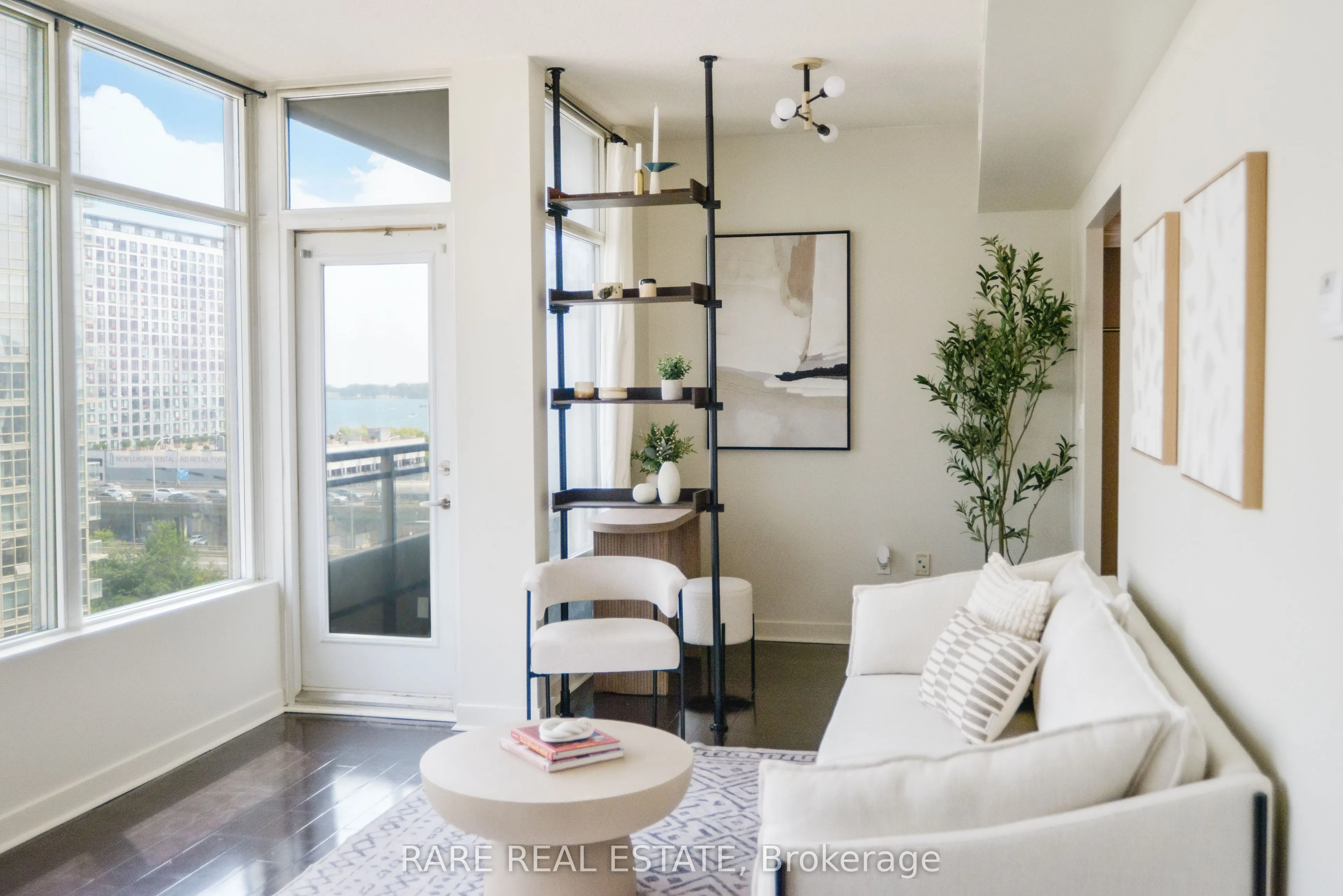 15 Brunel Court, #915