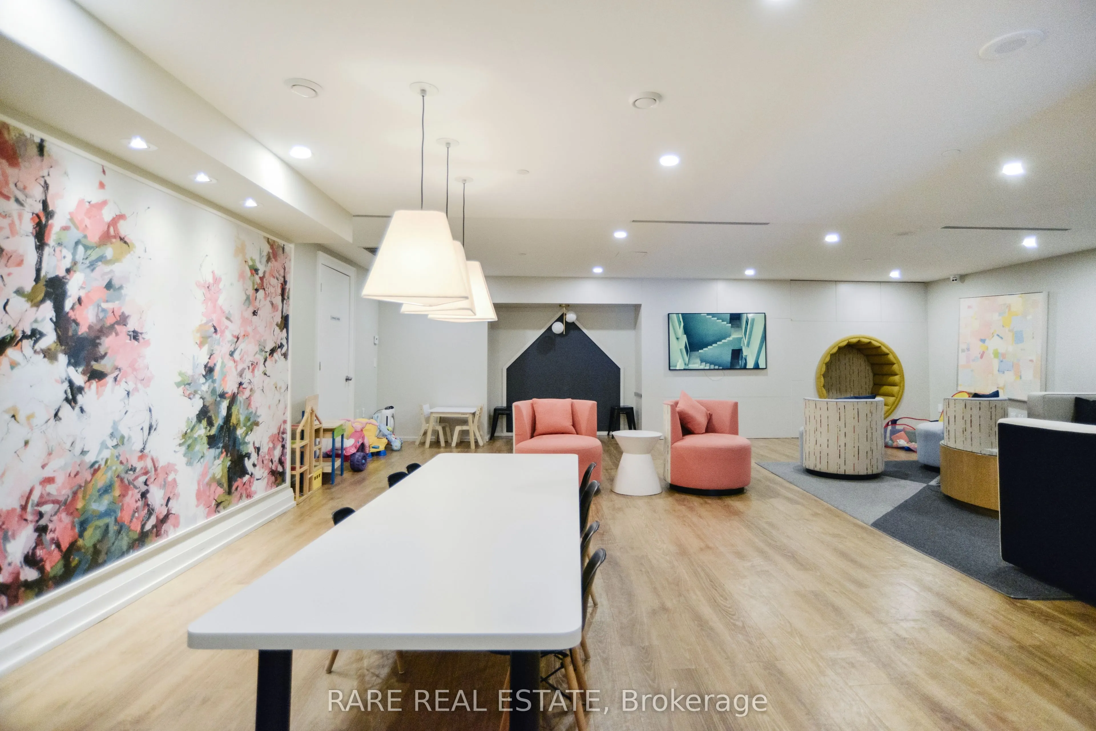 15 Brunel Court, #915
