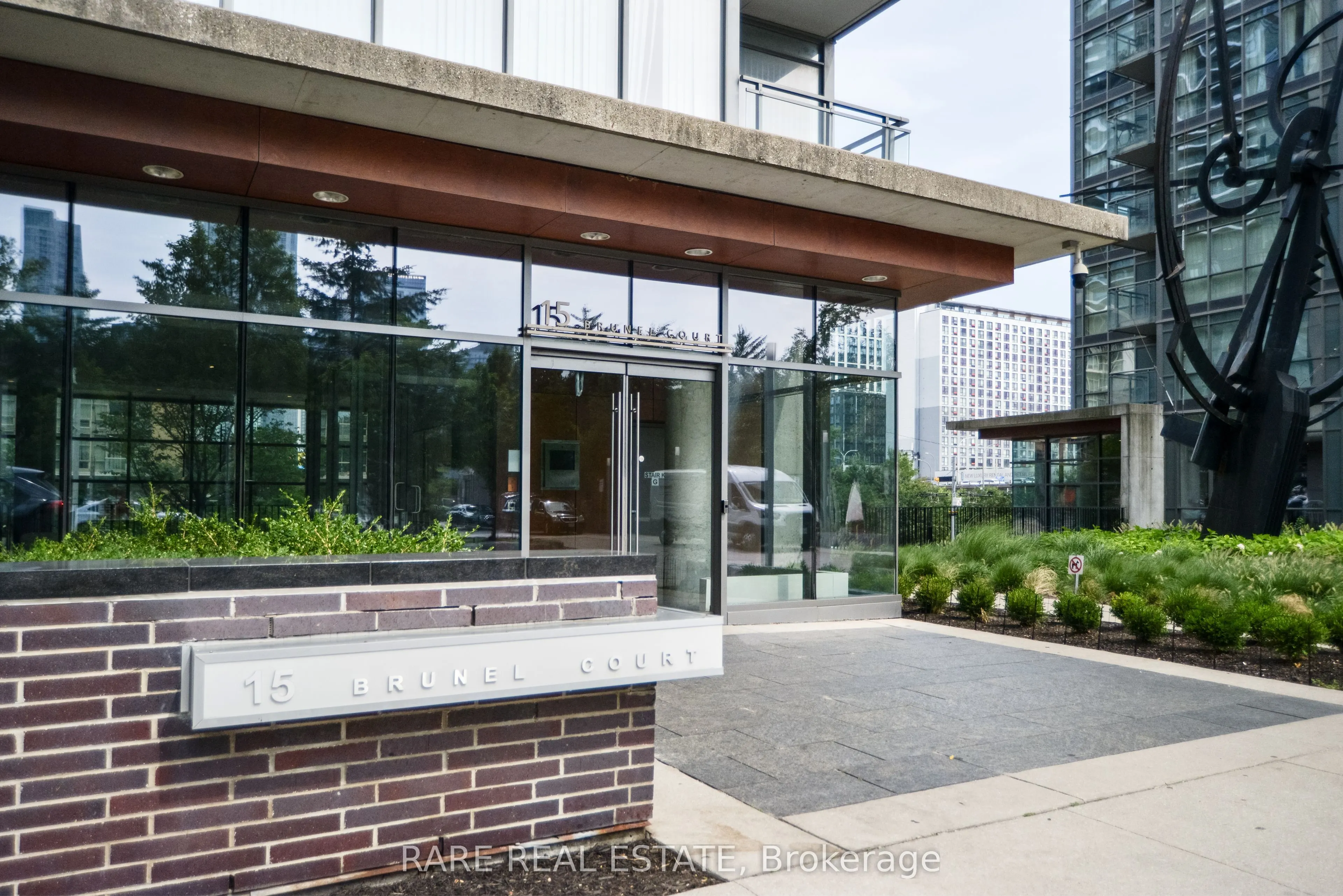 15 Brunel Court, #915