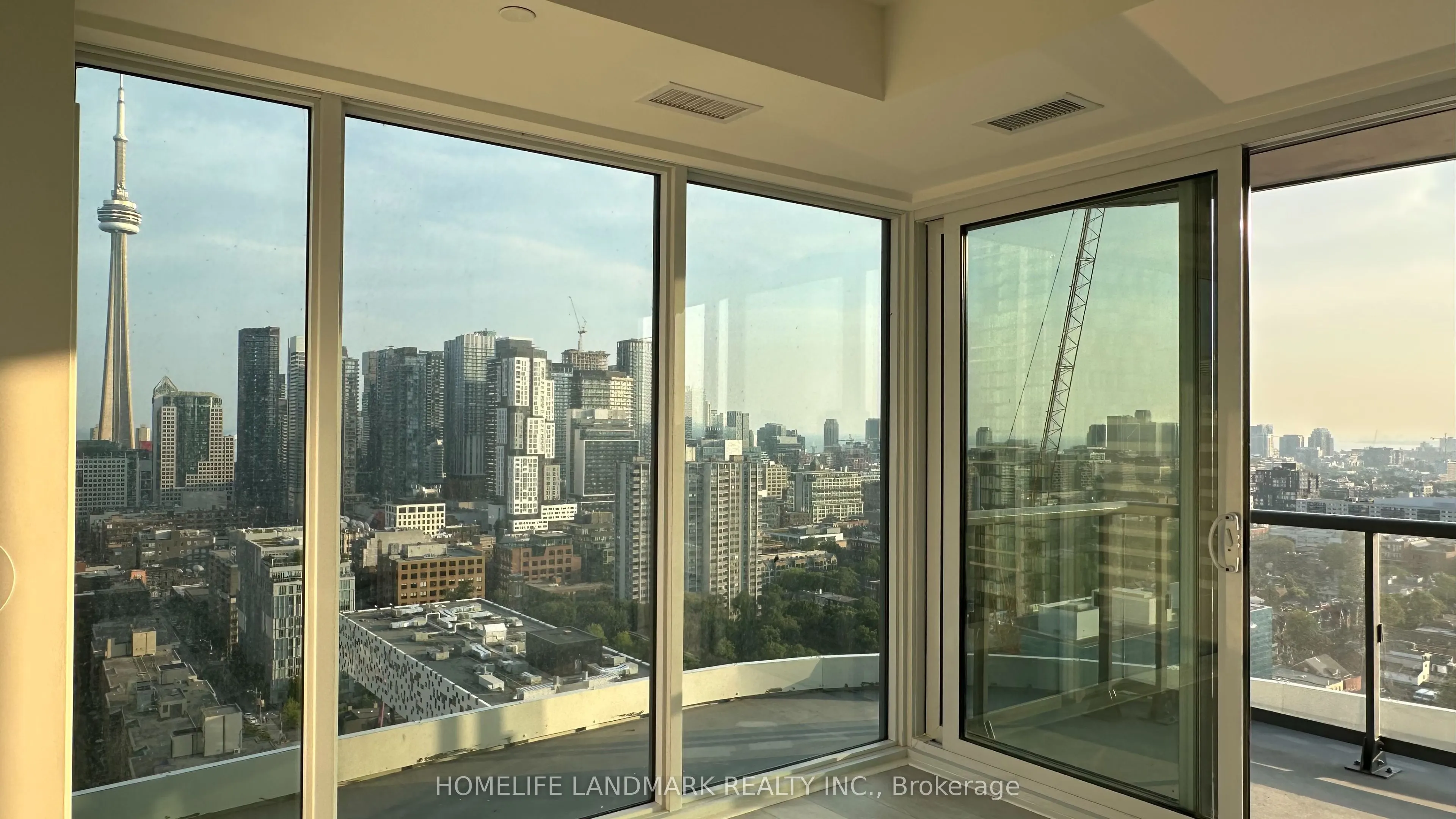 2410 280 dundas Street W, #2410