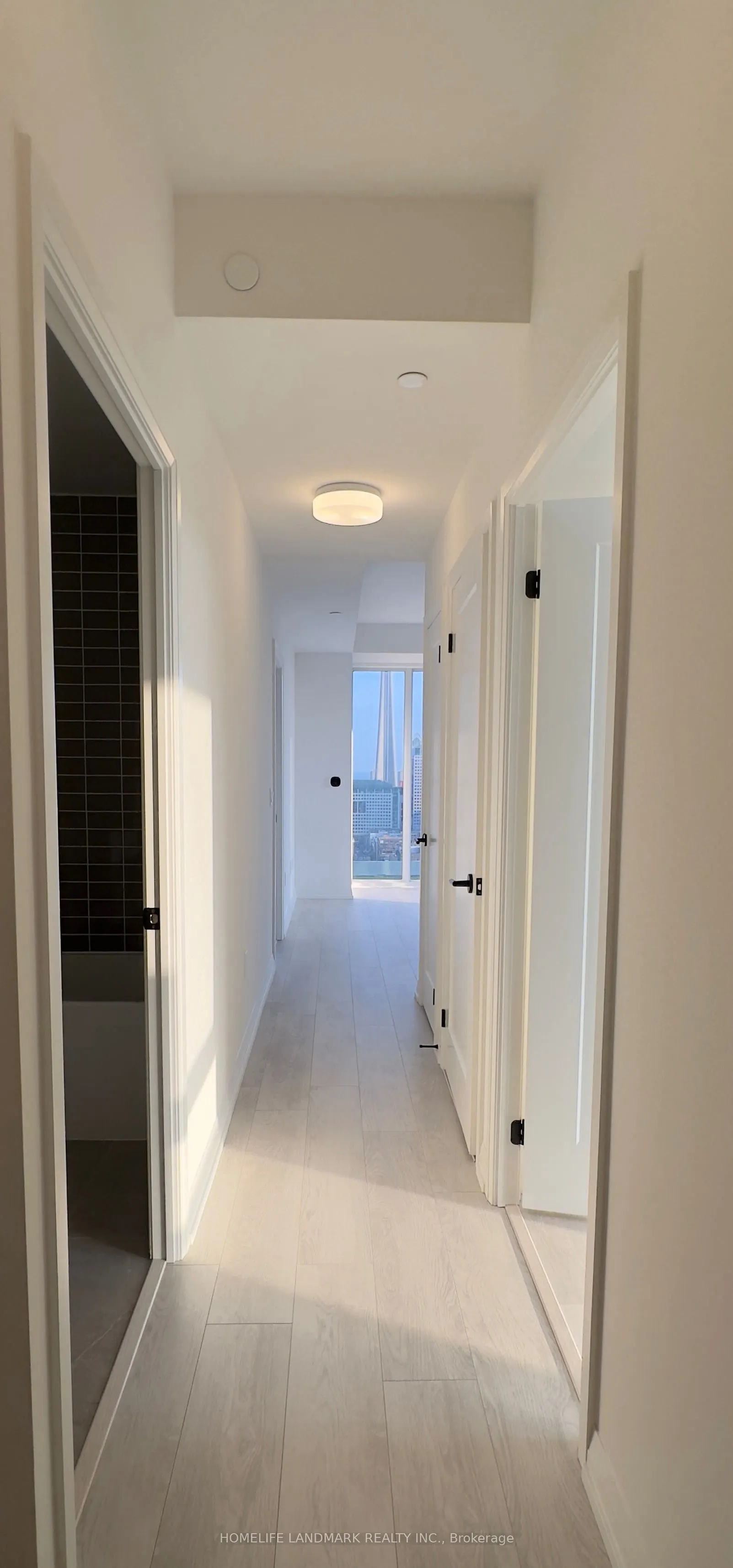 2410 280 dundas Street W, #2410