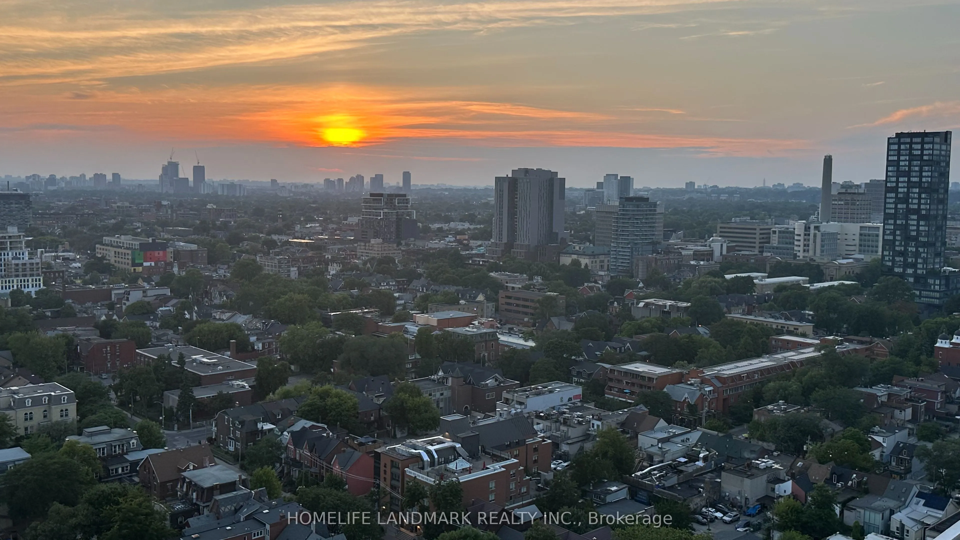 2410 280 dundas Street W, #2410