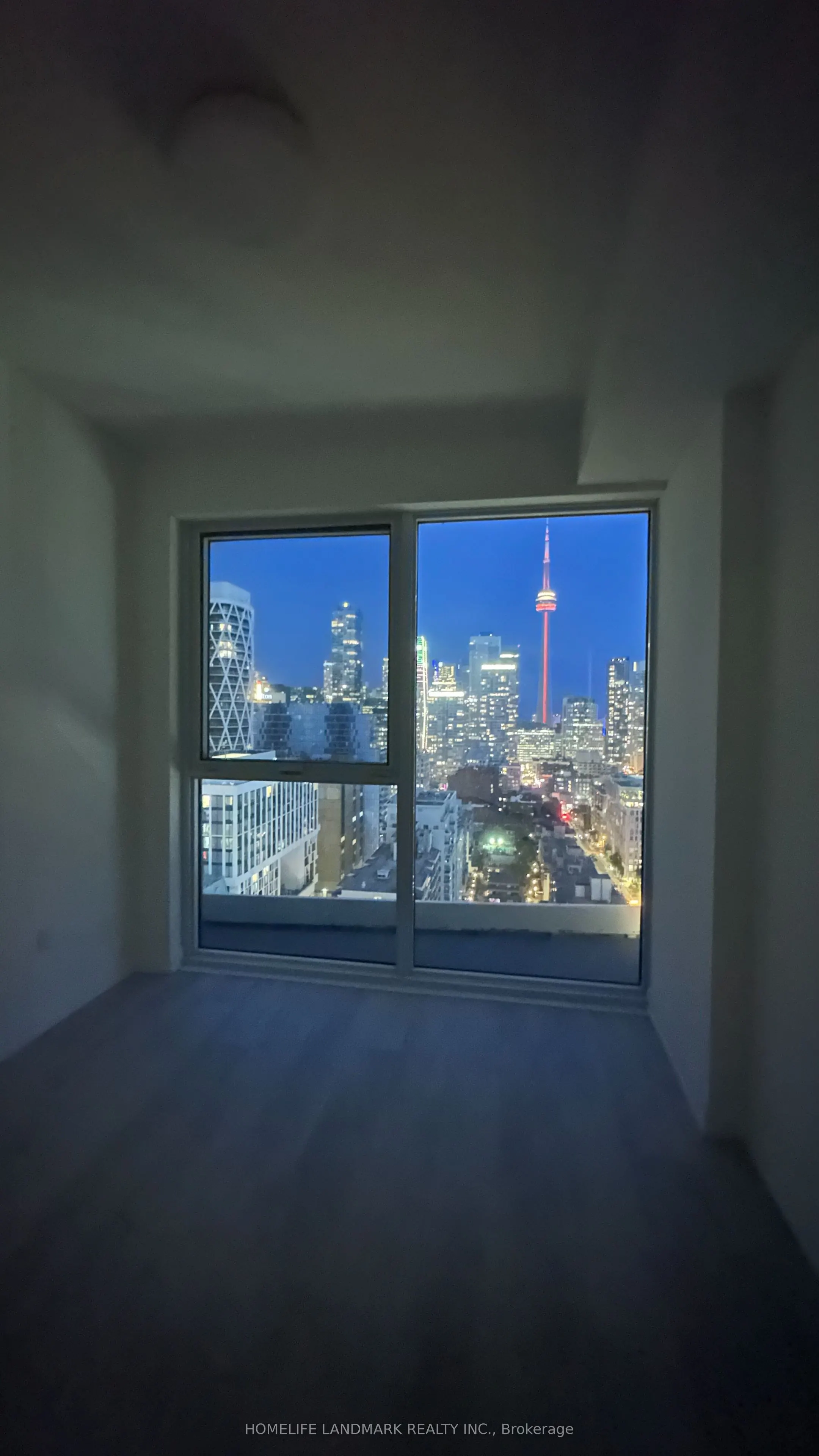 2410 280 dundas Street W, #2410