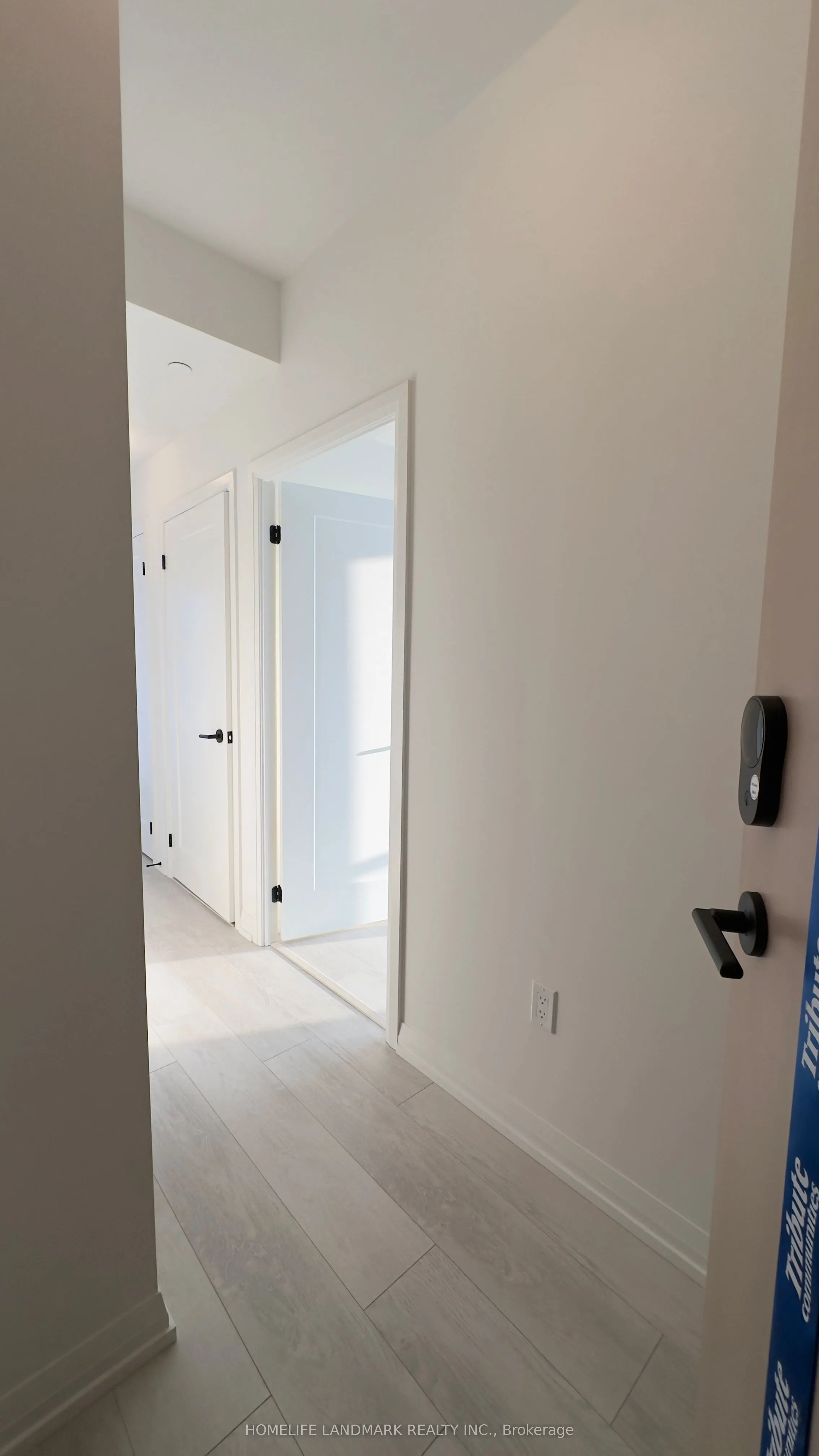 2410 280 dundas Street W, #2410