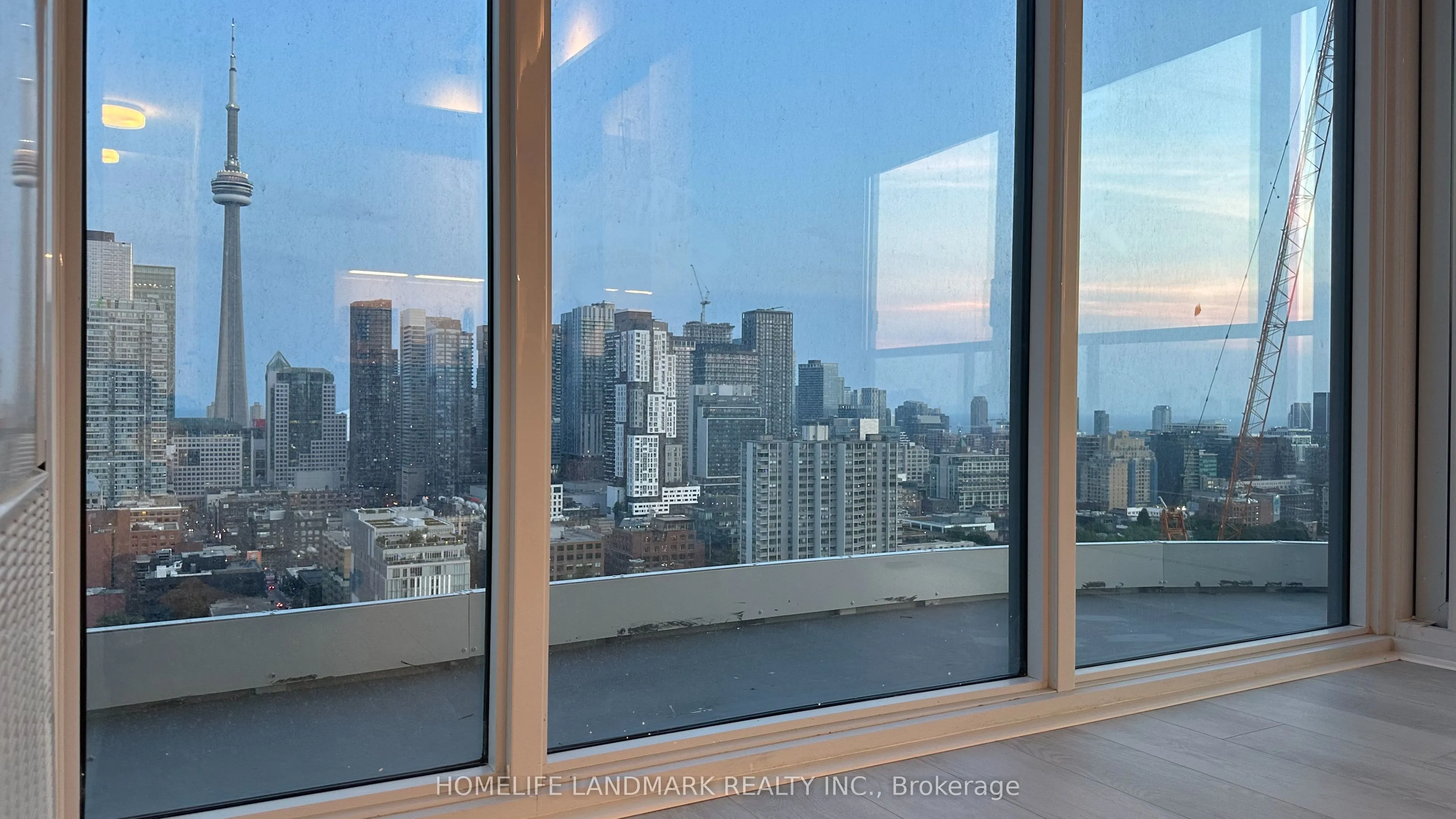 2410 280 dundas Street W, #2410