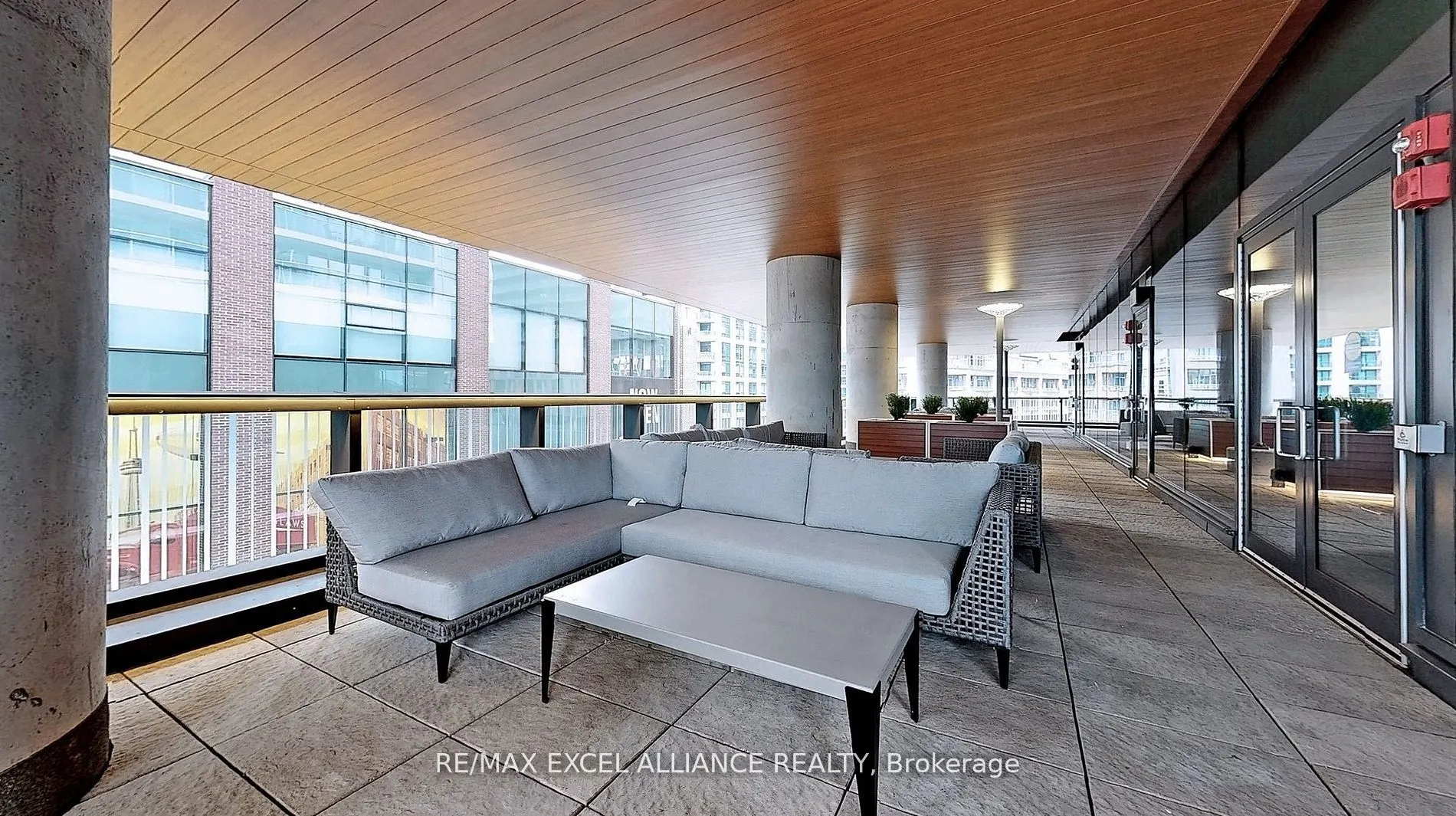 19 Bathurst Street, #1810