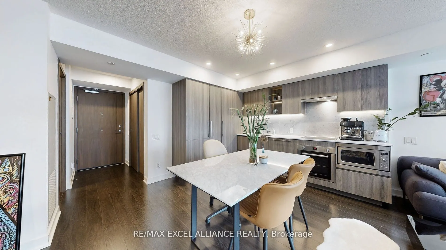 19 Bathurst Street, #1810