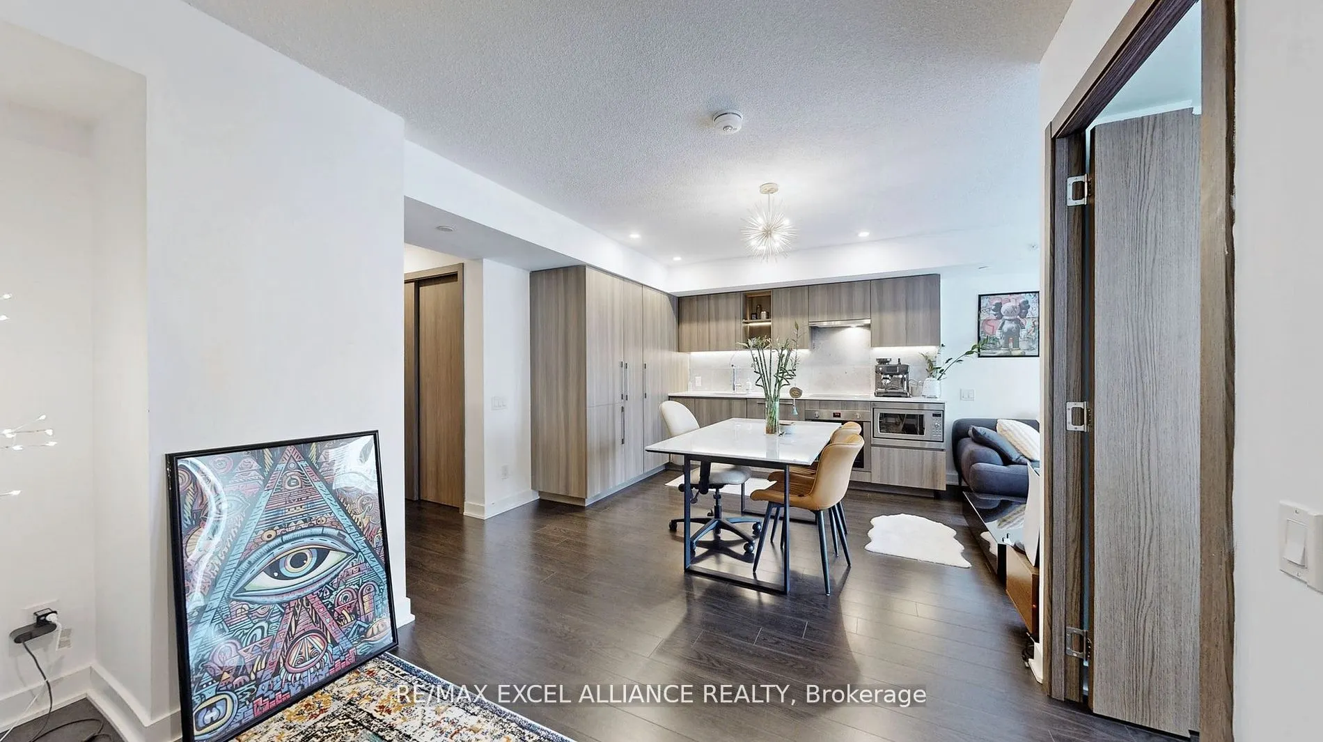19 Bathurst Street, #1810