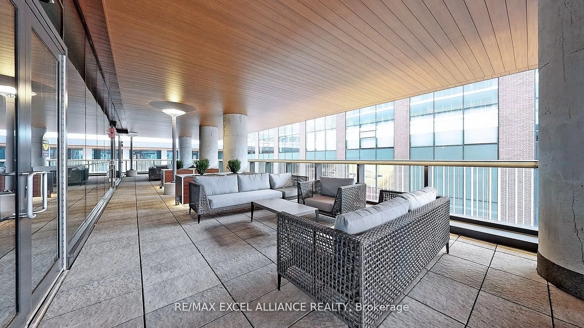 19 Bathurst Street, #1810