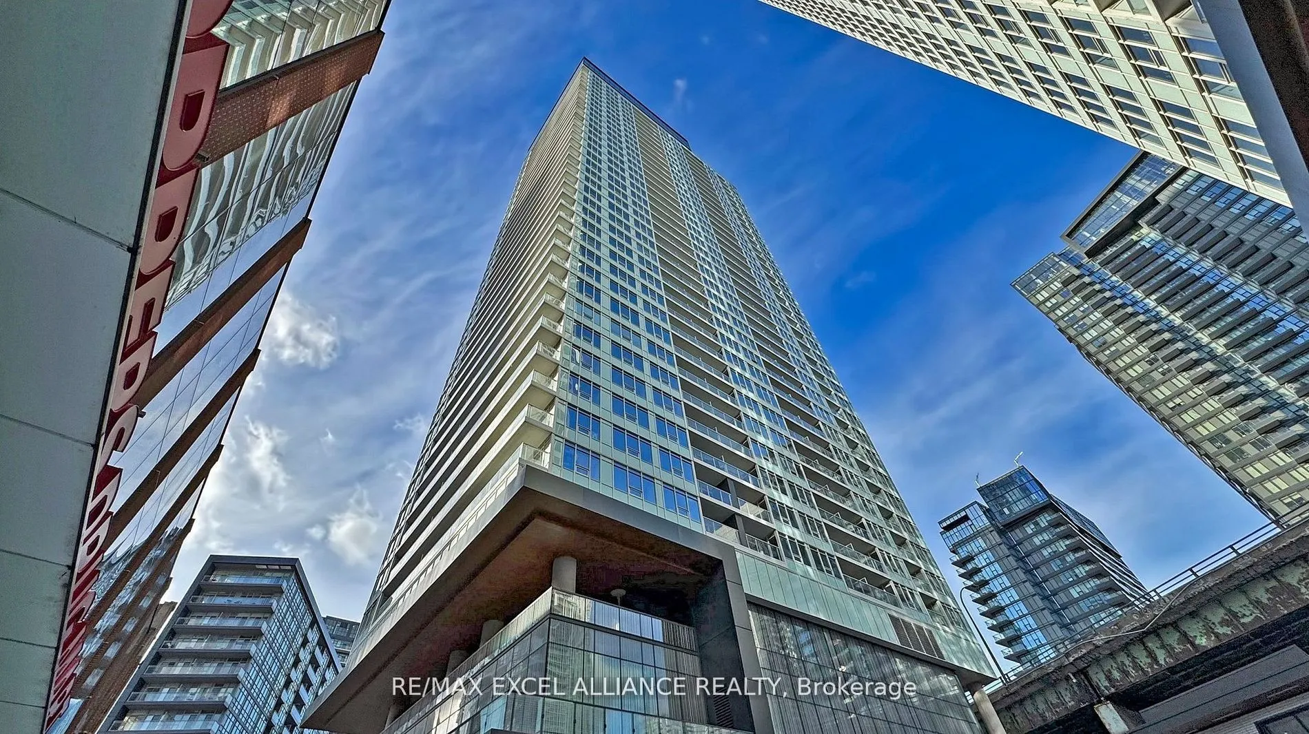 19 Bathurst Street, #1810