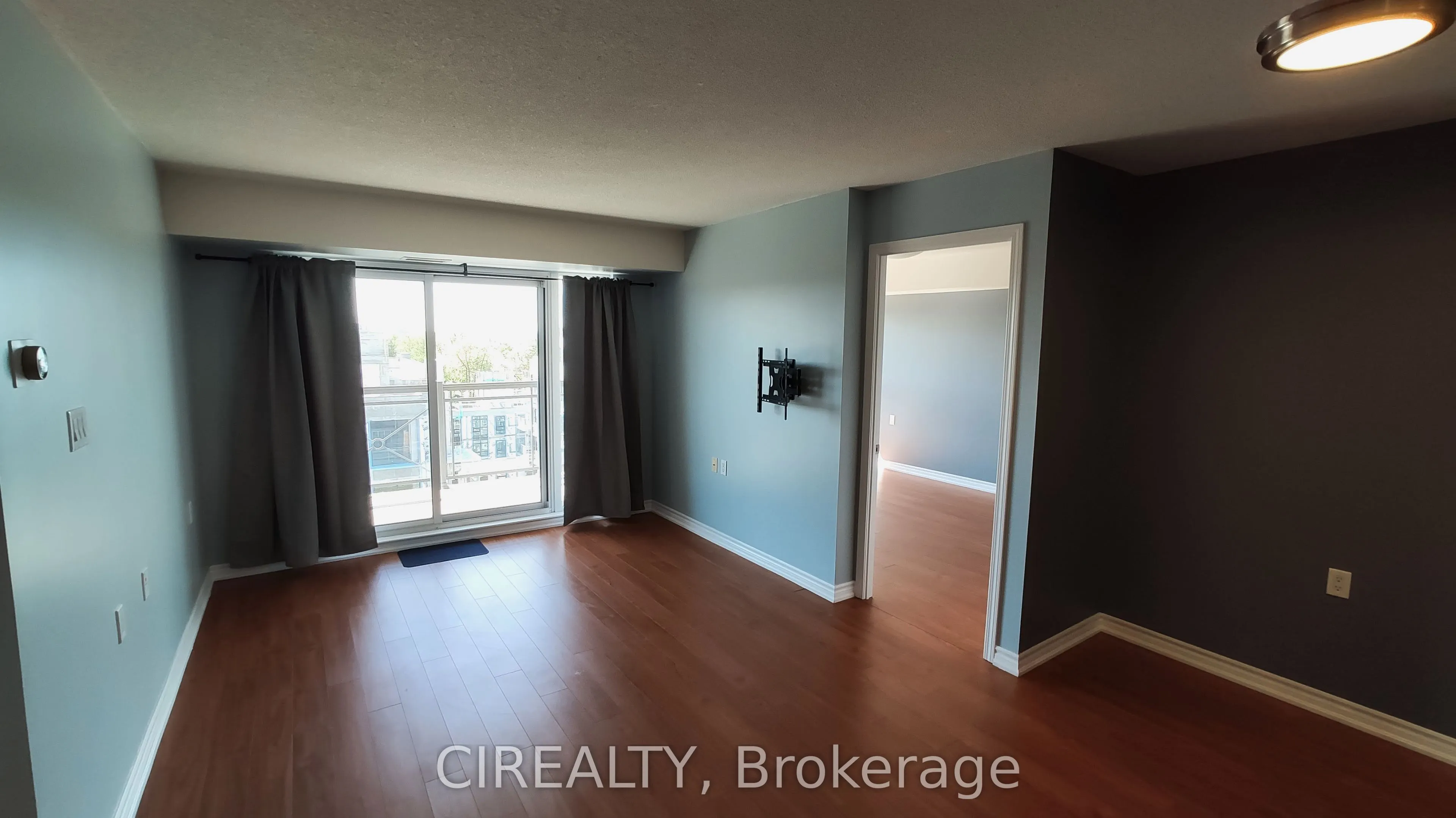 872 Sheppard Avenue W, #607
